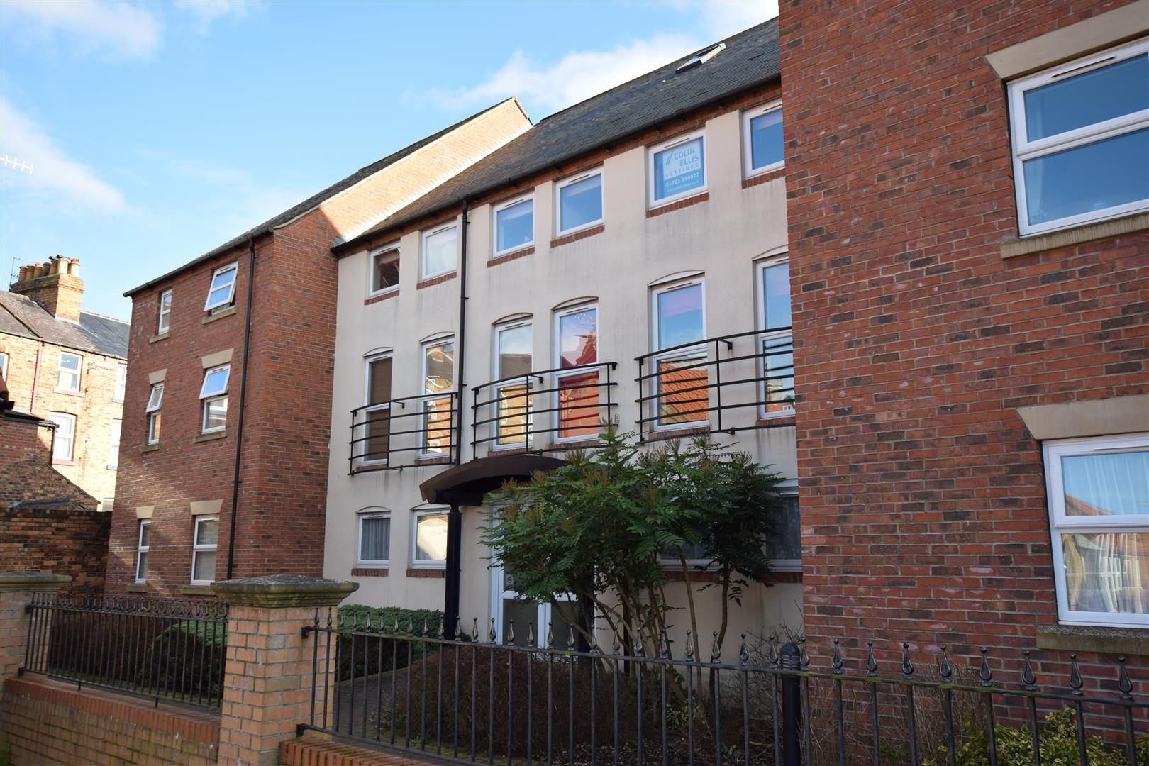 2 bed flat for sale in St. Johns Road, Scarborough YO12 Zoopla