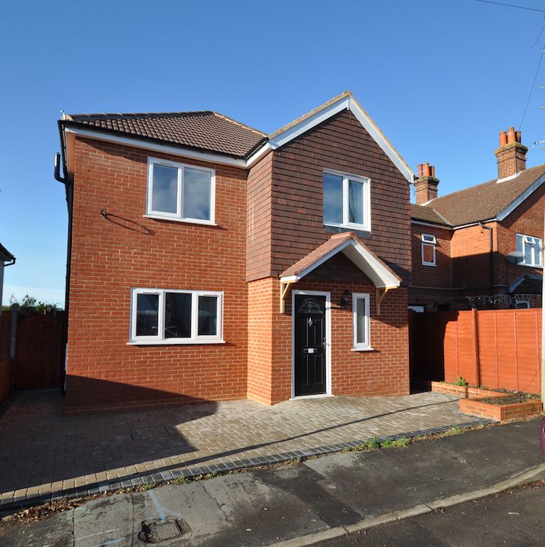 Loop Road, Woking, Surrey GU22