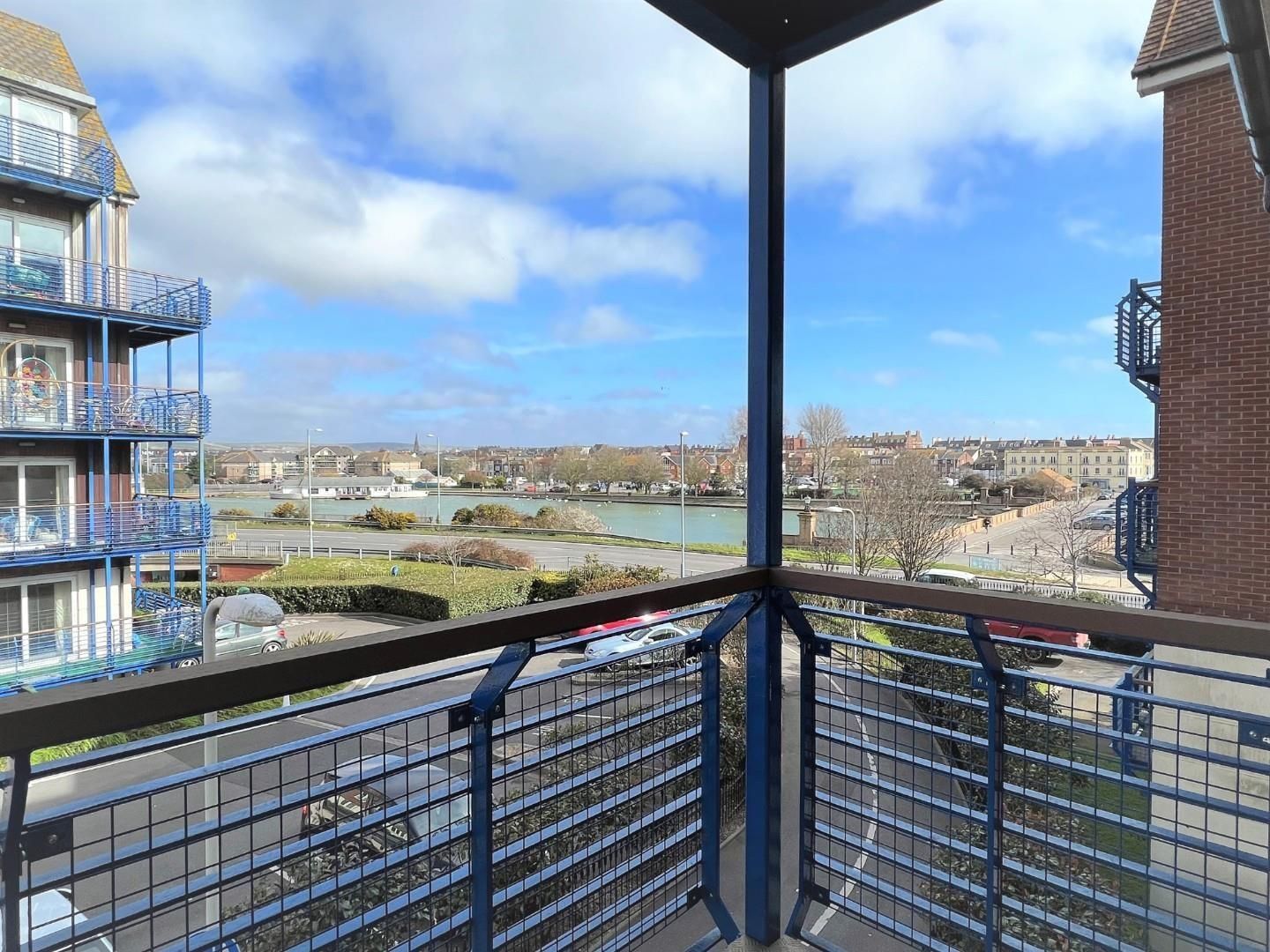 2 bed flat to rent in Close, Weymouth DT4 Zoopla