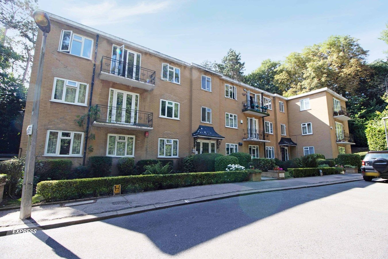 2 bed flat for sale in Sudbury Hill, Harrow HA1 Zoopla