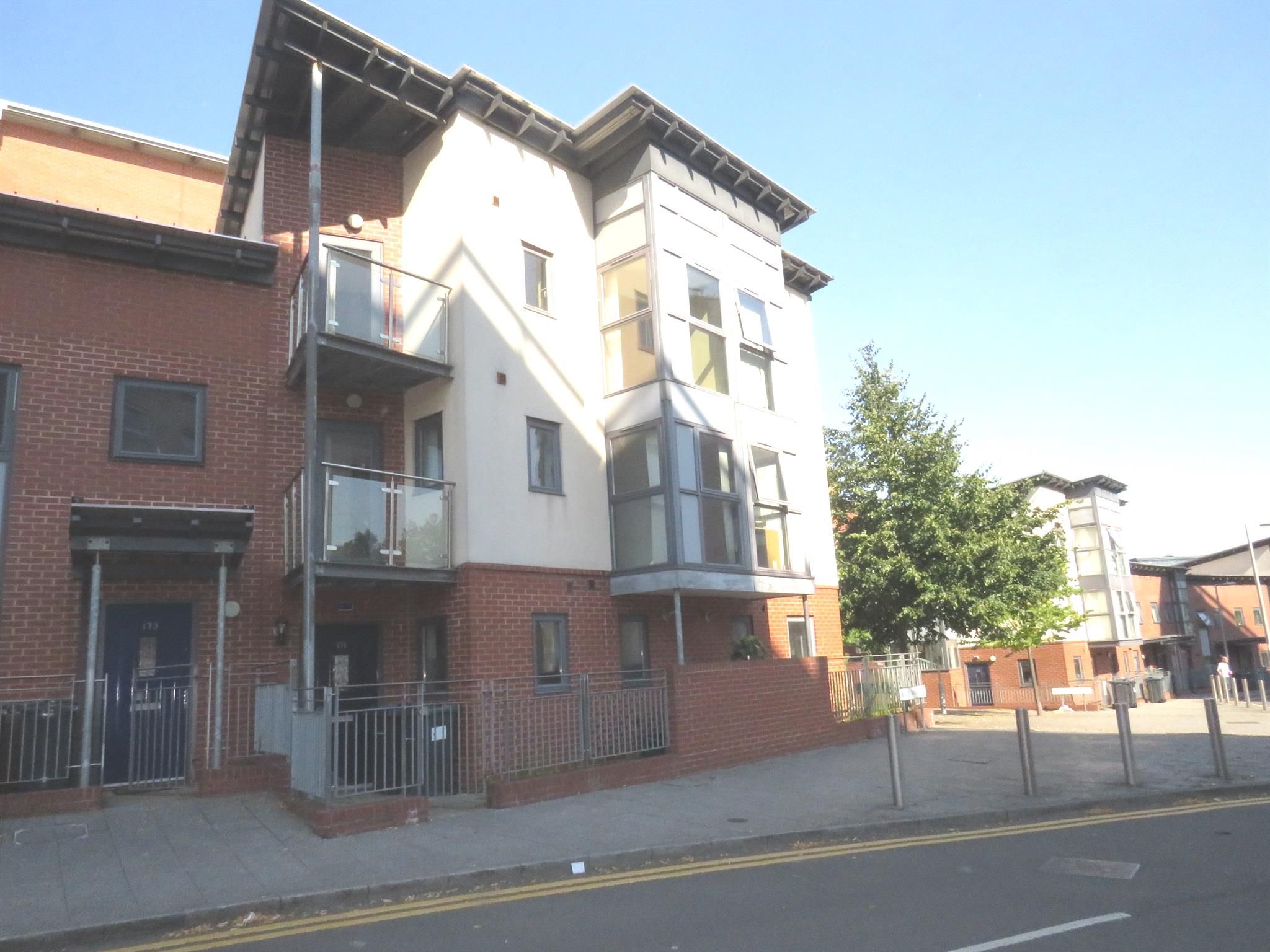 4 bed town house for sale in Bell Barn Road, Edgbaston, Birmingham B15