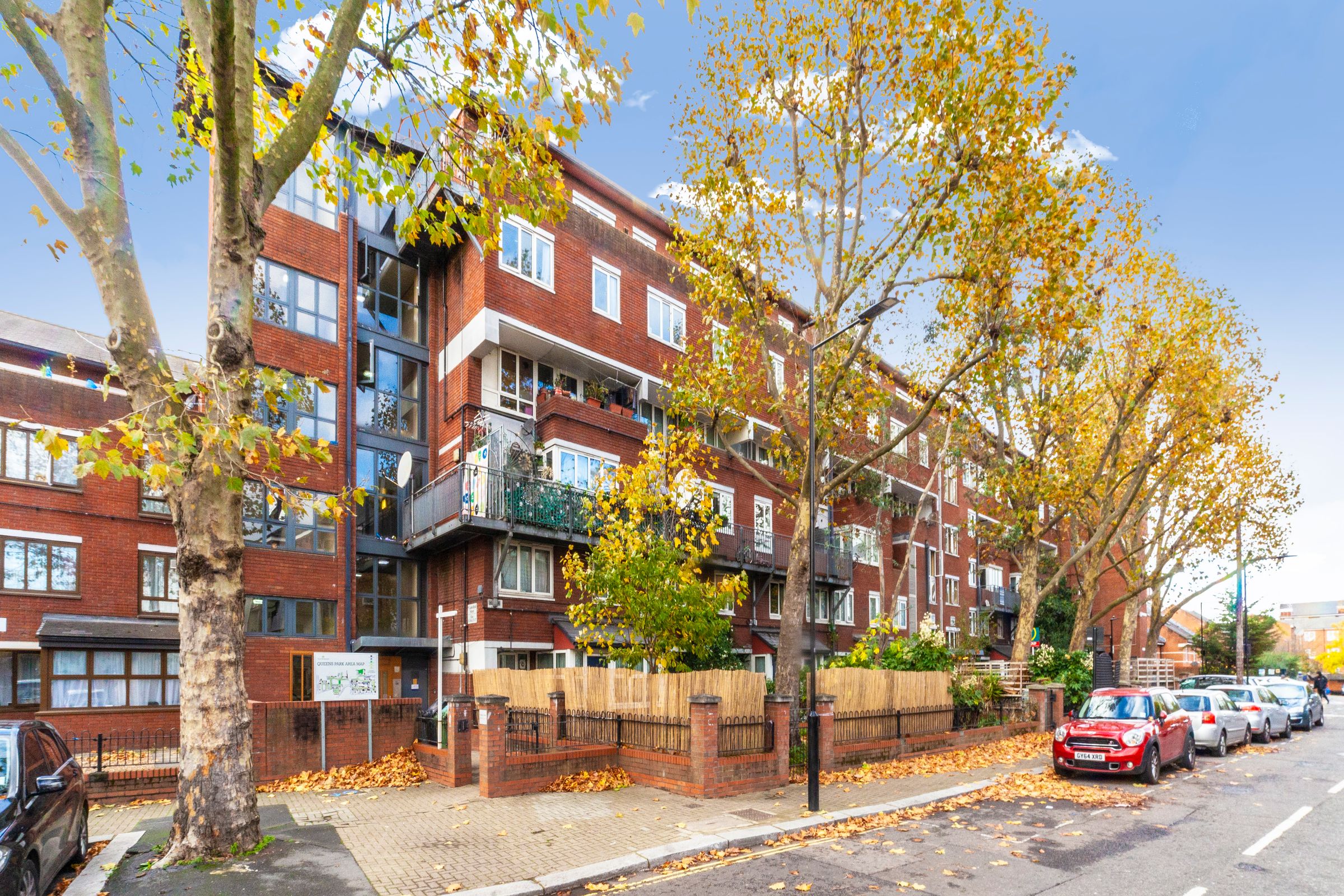 3 bed flat to rent in Farnaby House 9 Lancefield Street, Queens Park