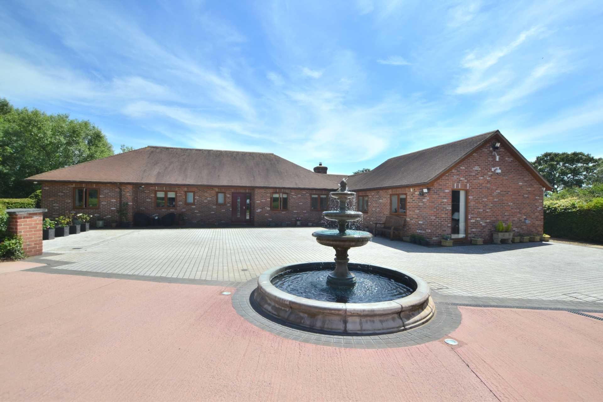 4 bed detached house for sale in Malvern Road, Staunton