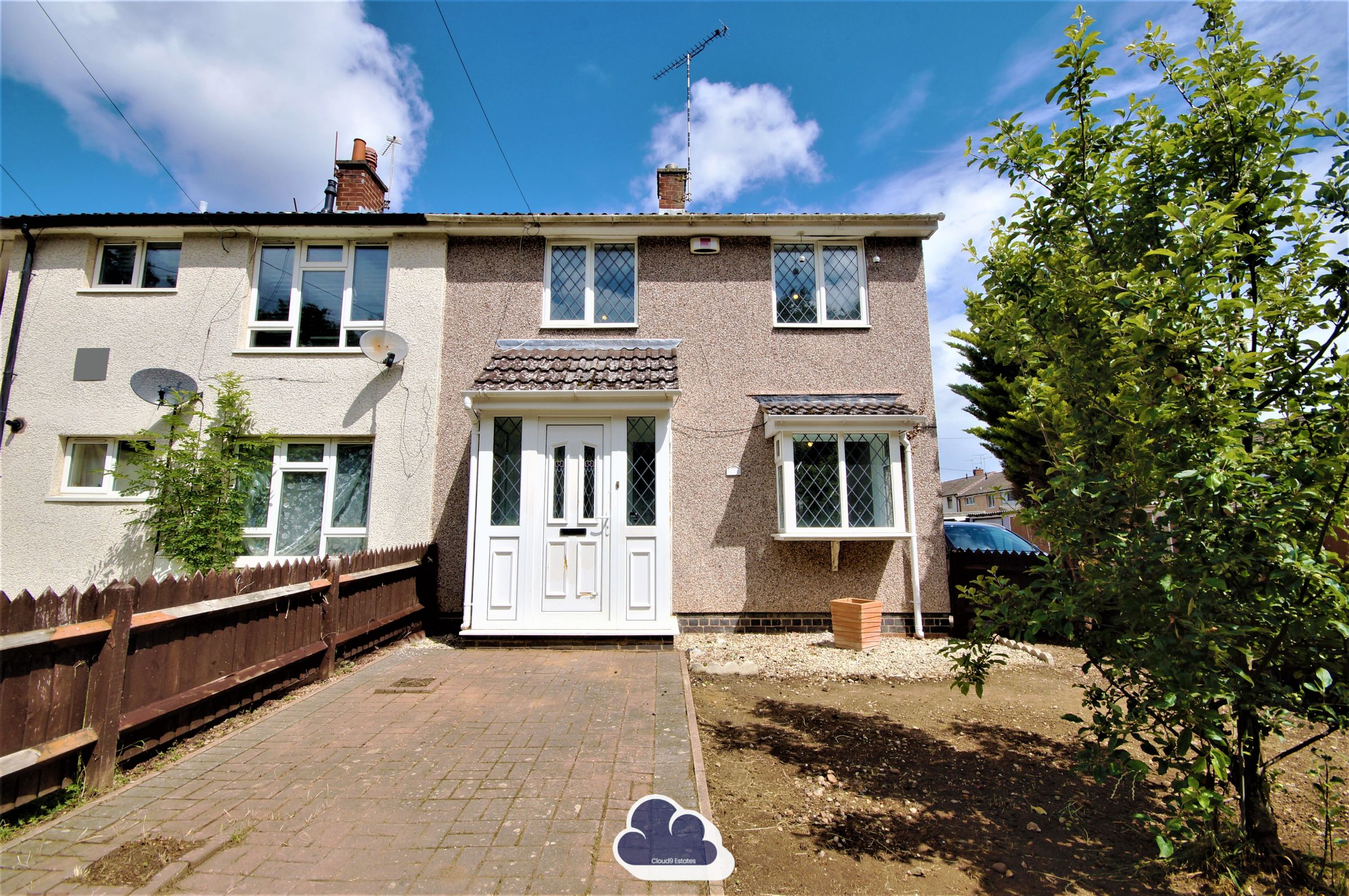 3 bed end terrace house to rent in Harcourt, Willenhall, Coventry CV3