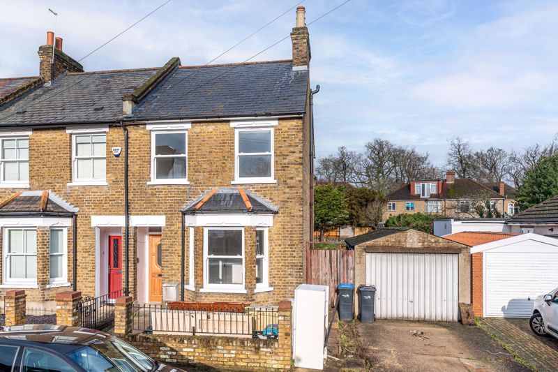 3 bed property for sale in Cedar Park Road, Enfield EN2 Zoopla