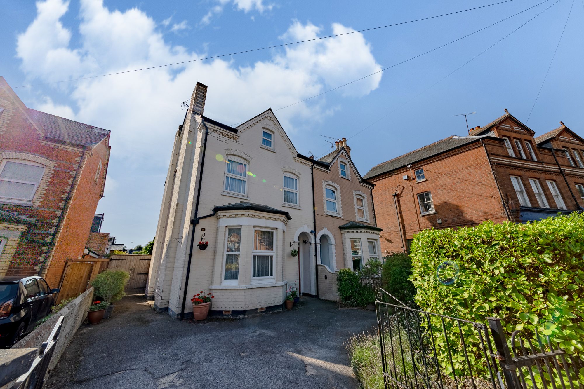 5 bed semidetached house for sale in Erleigh Road, Reading, Berkshire