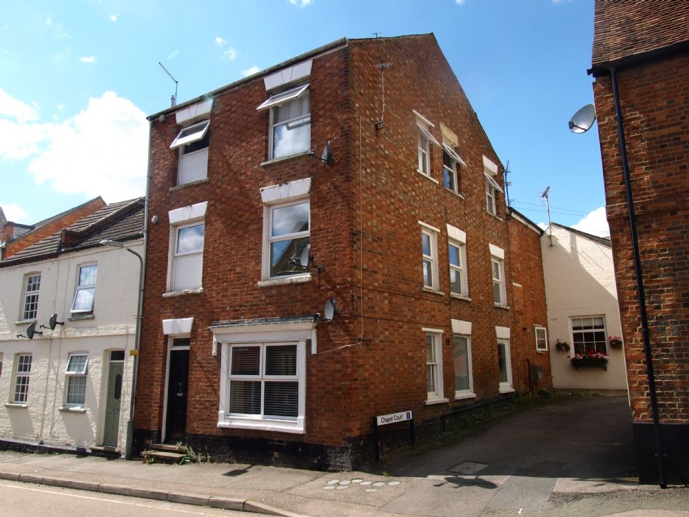 1 bed to rent in Silver Street, Newport Pagnell