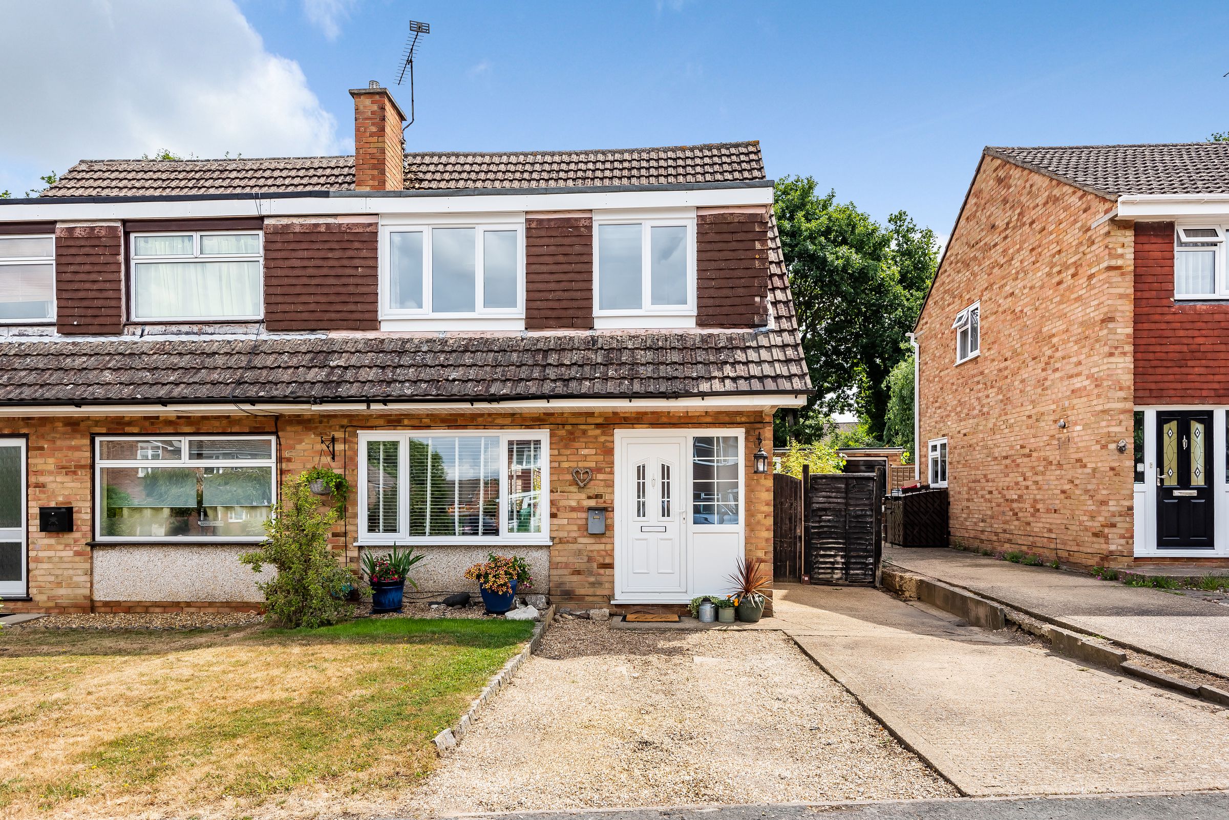 3 bed semidetached house for sale in Grange Road, Guildford GU2 Zoopla