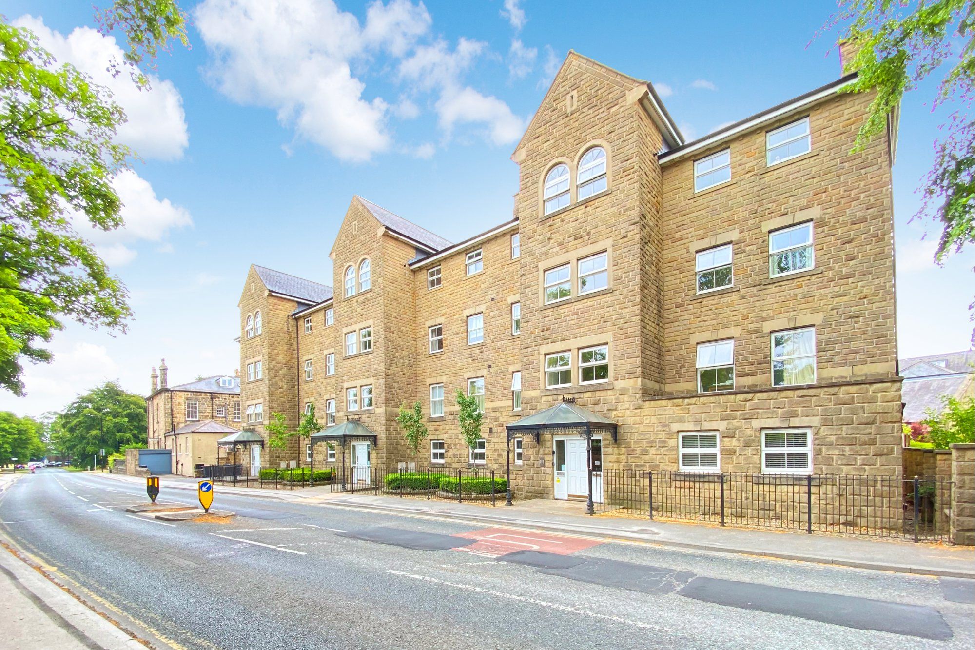 3 bed flat for sale in North Park Road, Harrogate HG1 Zoopla