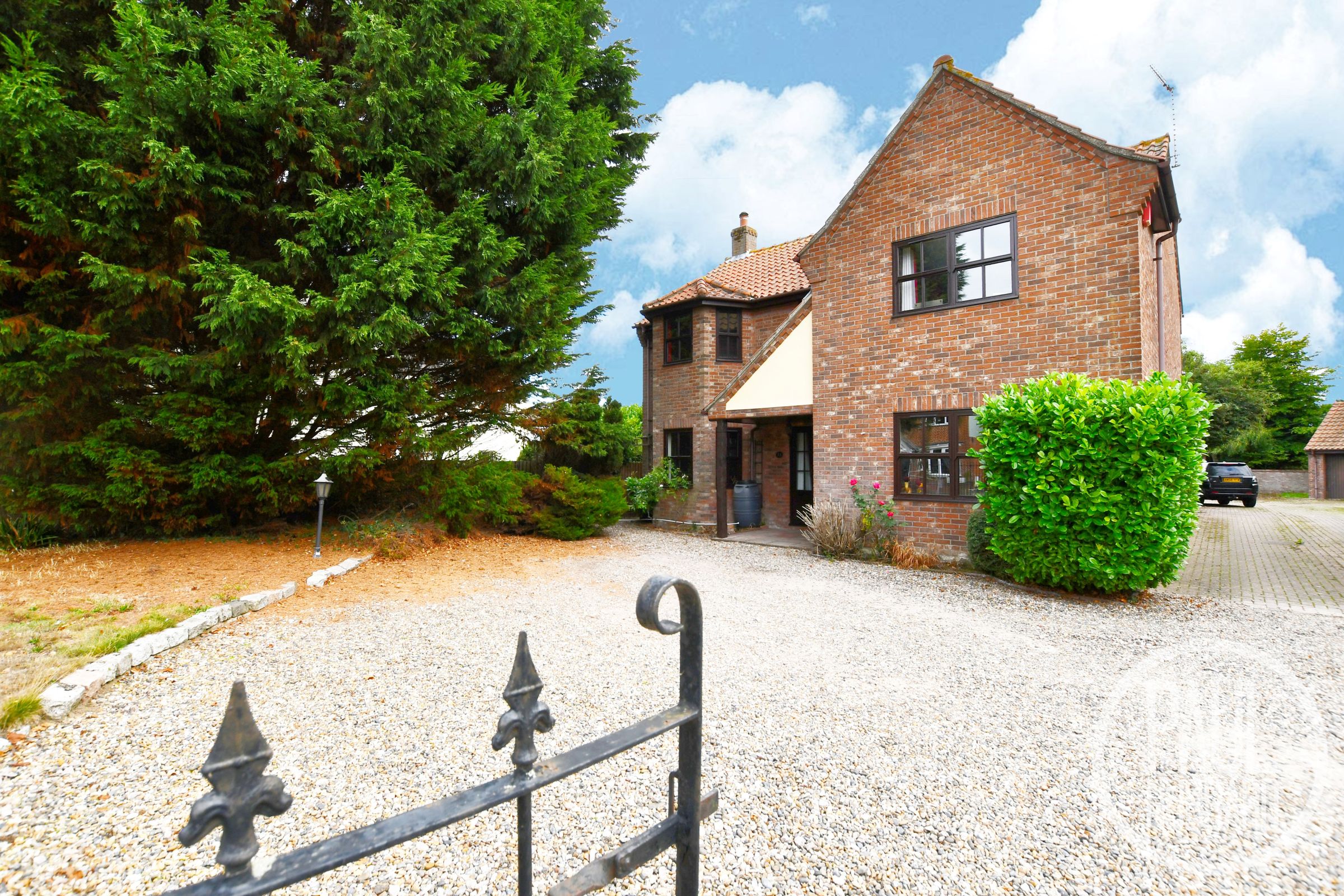 4 bed detached house for sale in Church Road, Kessingland, Suffolk NR33