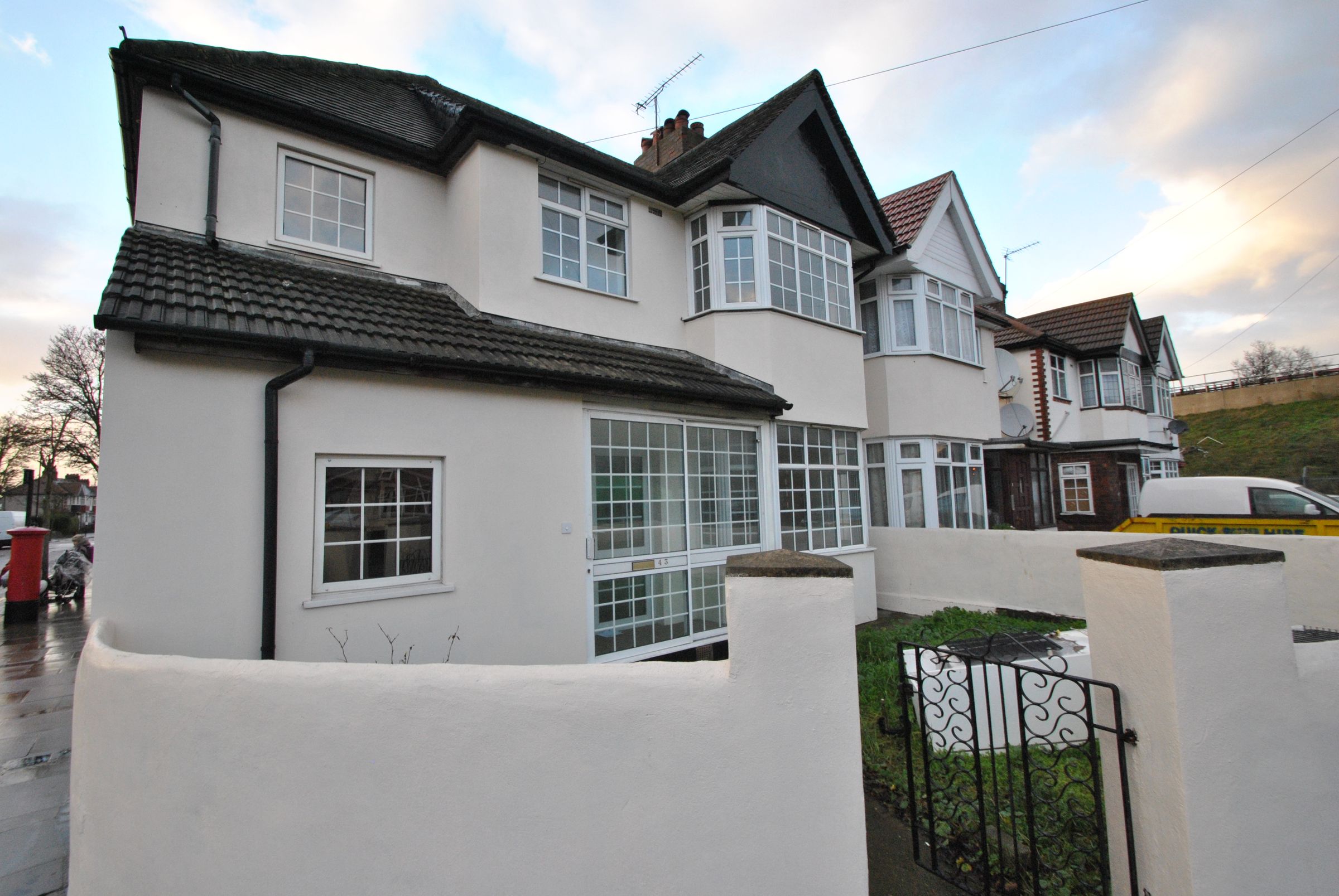 4 bed semidetached house for sale in Bideford Avenue, Perivale