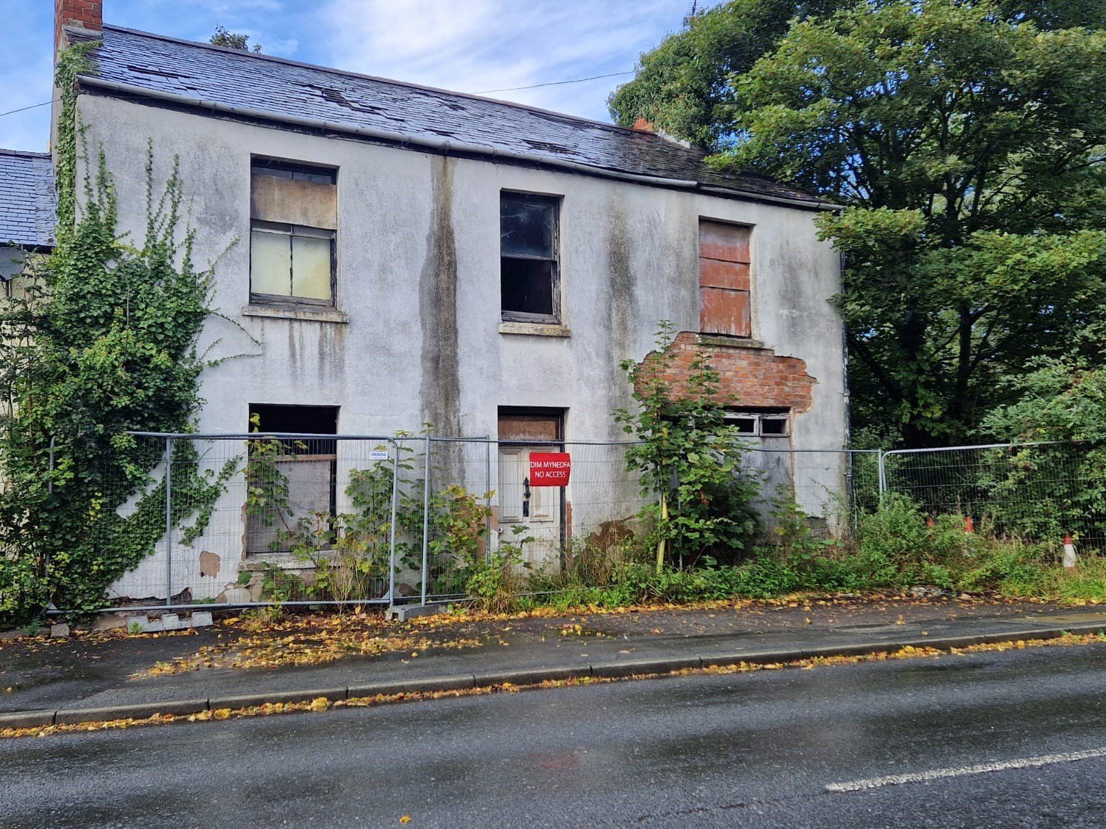 4 bed semidetached house for sale in Bridge End, Caergwrle, Wrexham