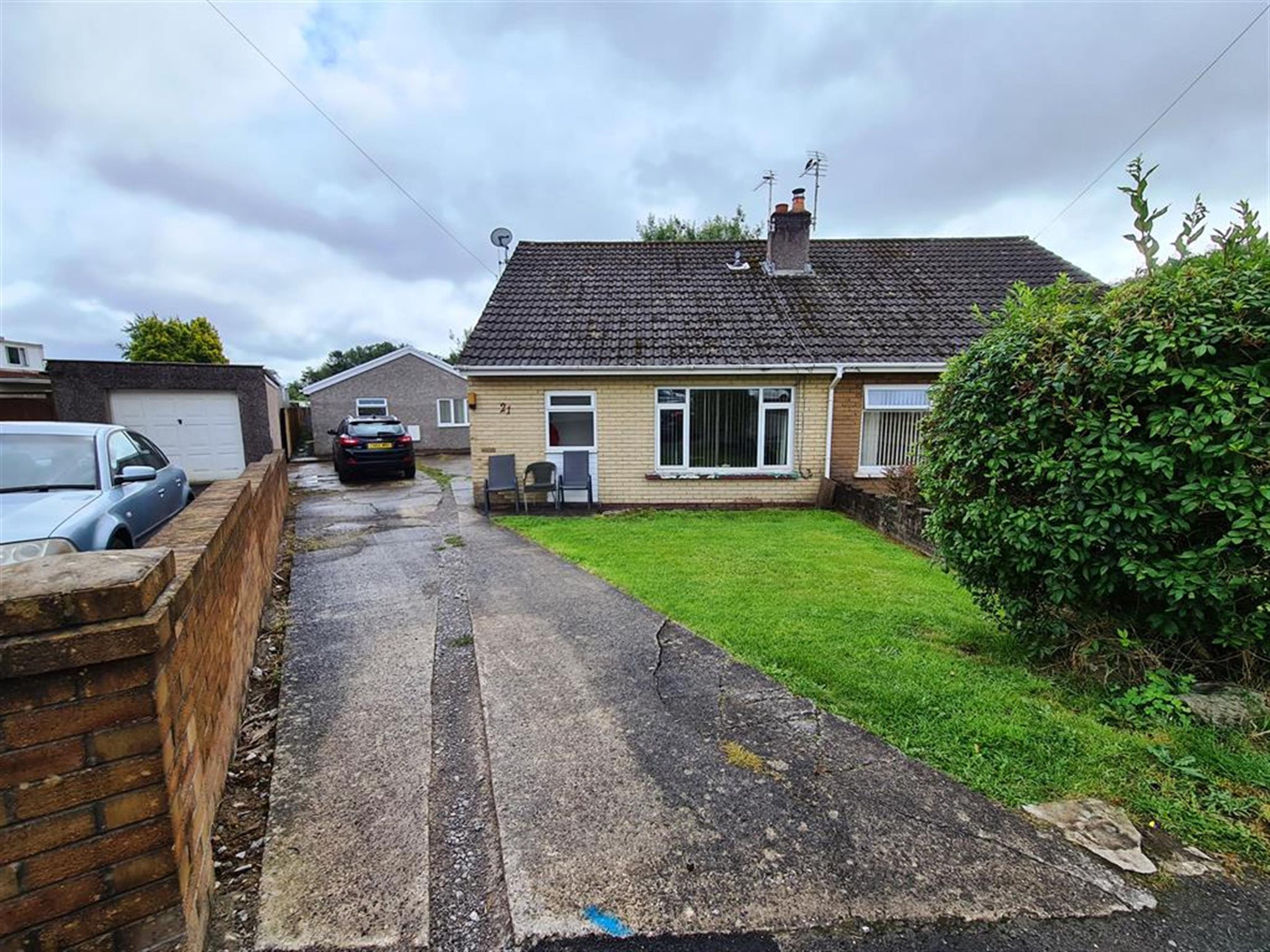 5 bed bungalow for sale in Caer Berllan, Pencoed, Bridgend CF35 Zoopla