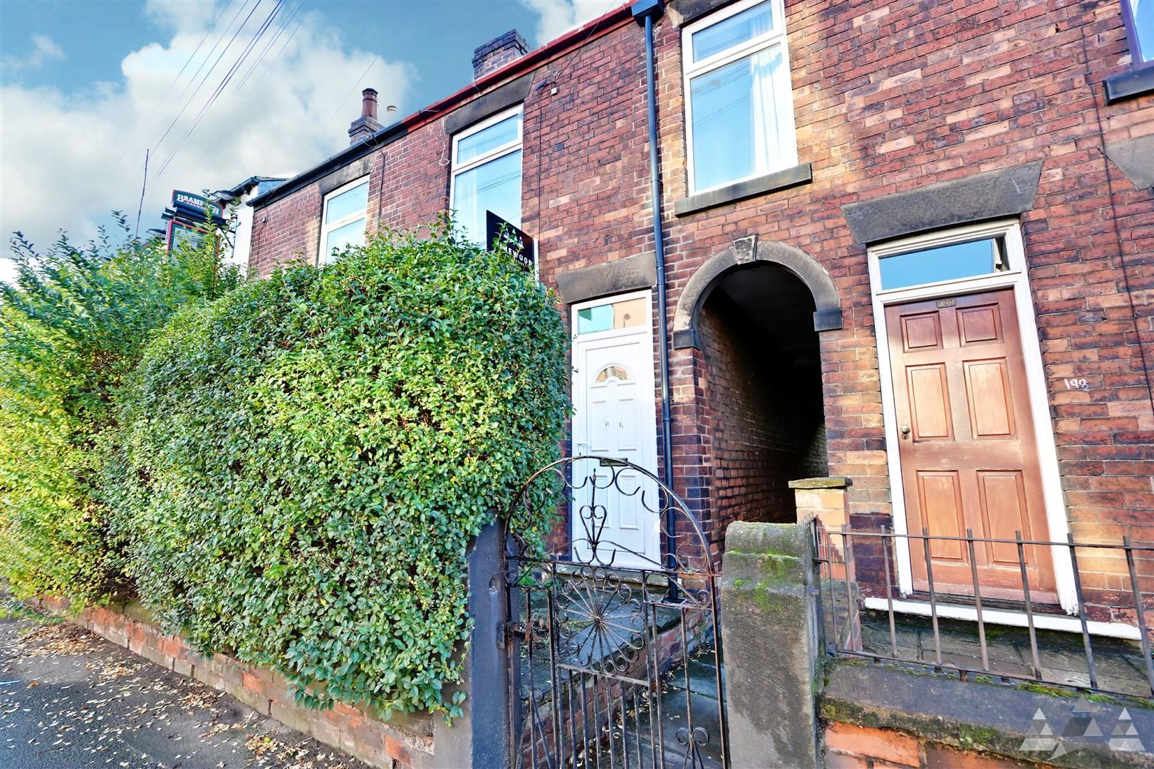 2 bed terraced house to rent in Chatsworth Road, Brampton, Chesterfield