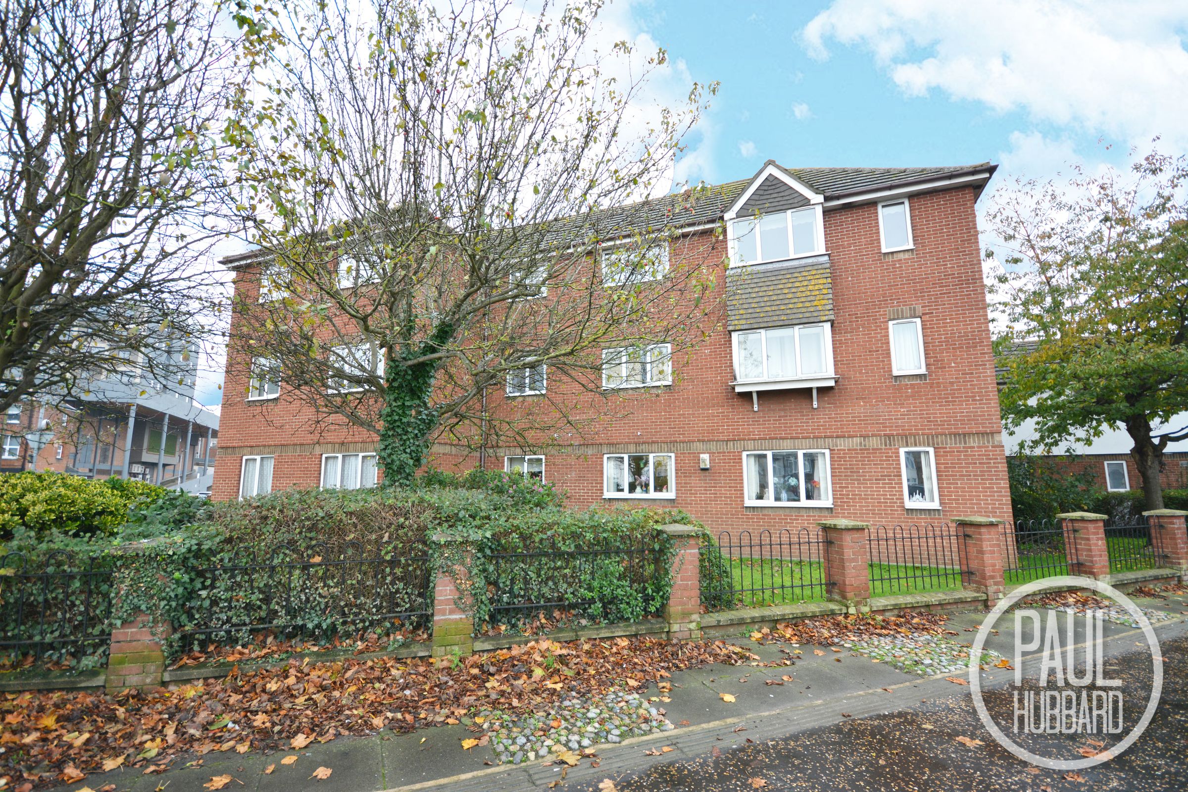 2 bed flat to rent in Trafalgar Court, Great Yarmouth, Norfolk NR30