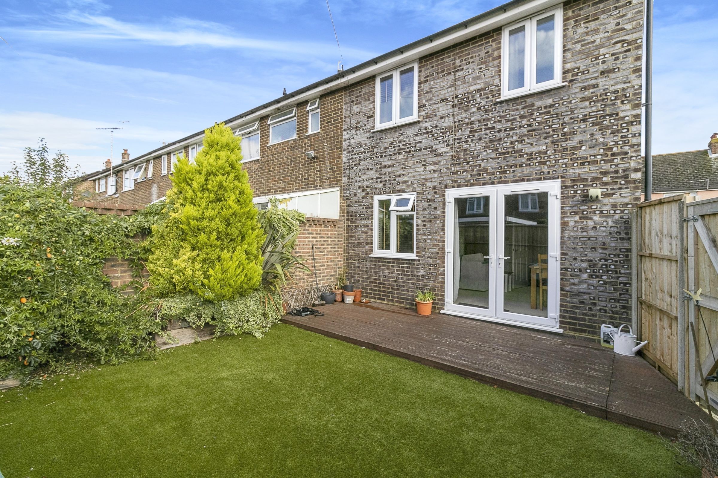3 bed end terrace house for sale in Kingsham Avenue, Chichester PO19 Zoopla