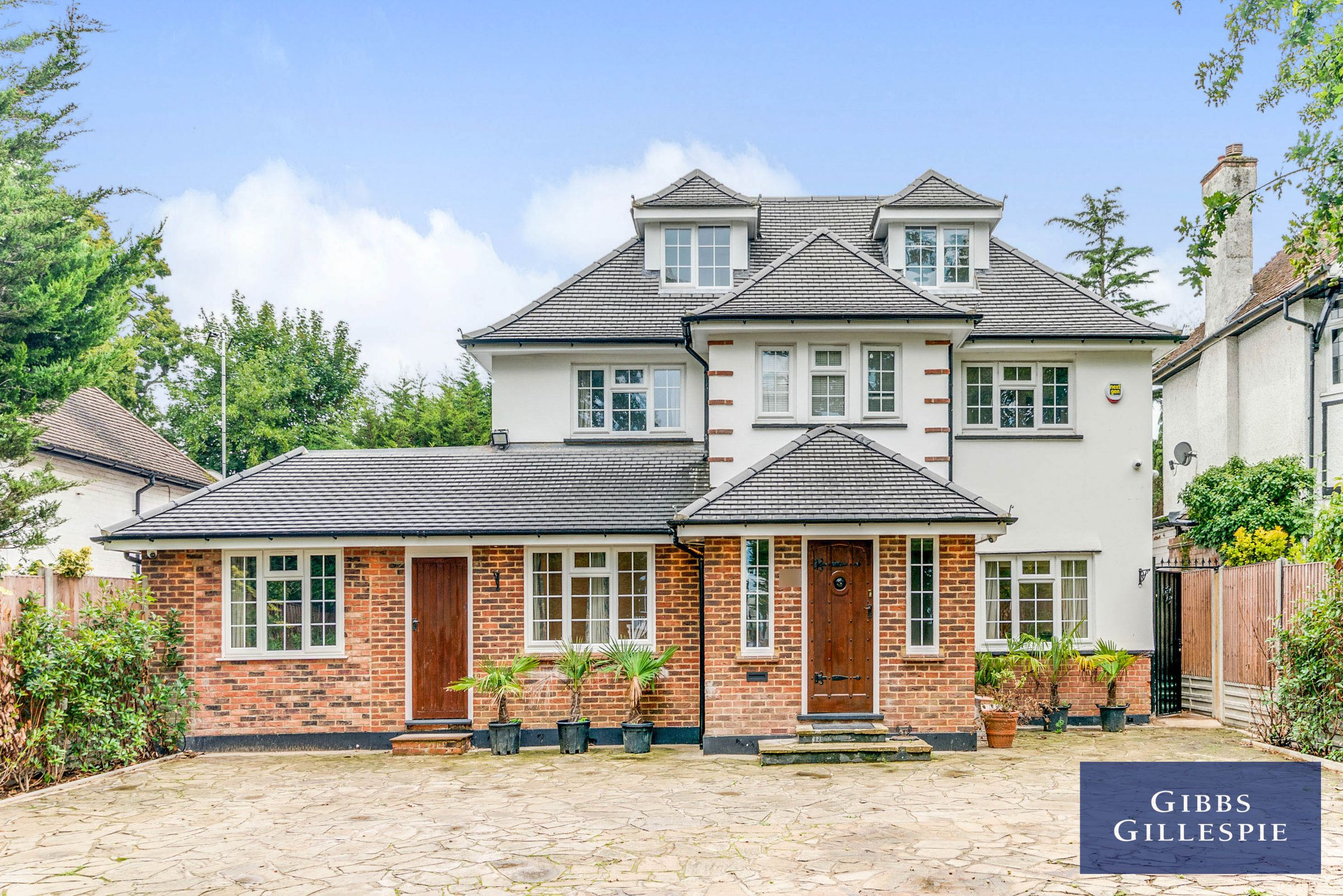 5 bed detached house to rent in Swakeleys Road, Ickenham, Uxbridge UB10