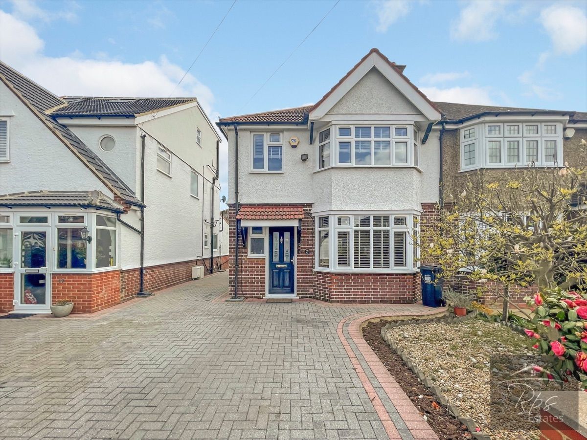 3 bed semidetached house to rent in Blossom Waye, Heston TW5 Zoopla