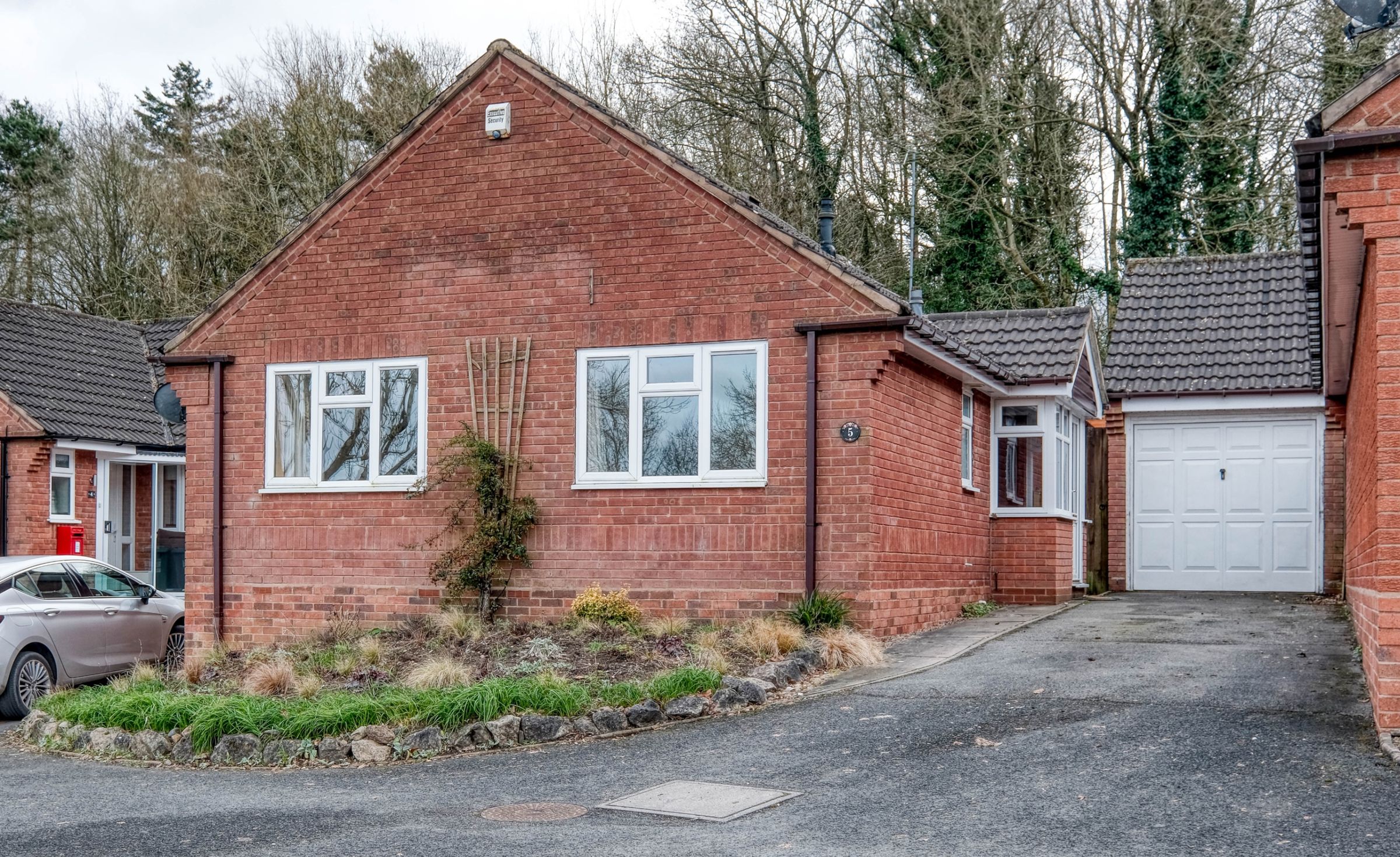 2 bed bungalow for sale in Valley Close, Callow Hill, Redditch B97 Zoopla