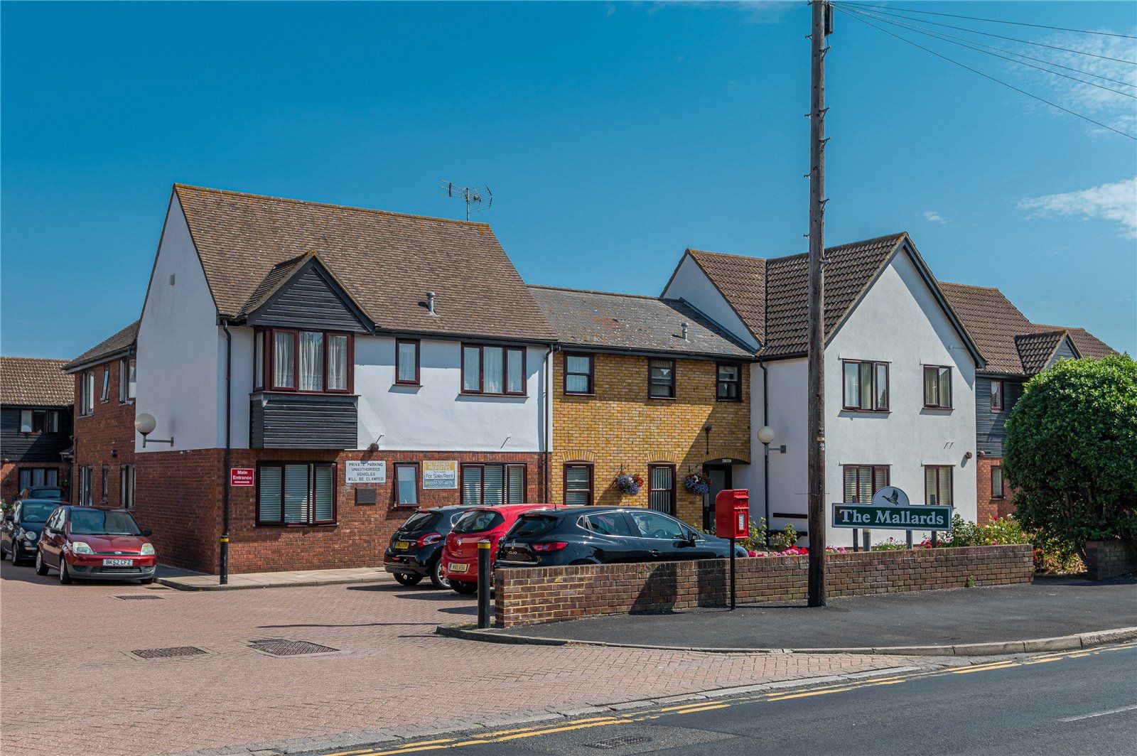 2 bed flat for sale in High Street, Great Wakering, SouthendOnSea