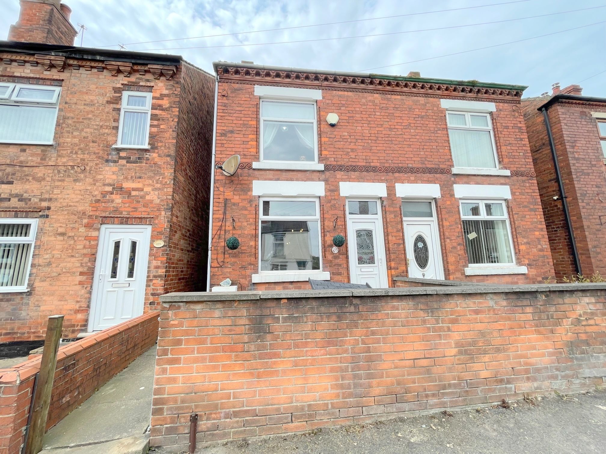 3 bed semidetached house for sale in Derby Road, Marehay, Ripley DE5