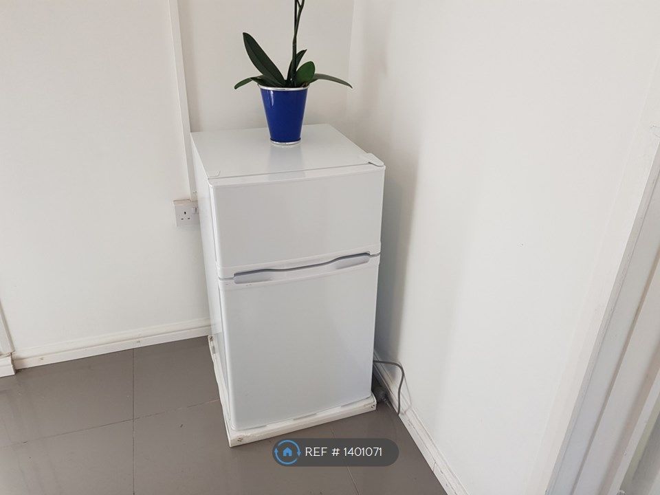 Studio to rent in Tottenham, Tottenham N15 Zoopla