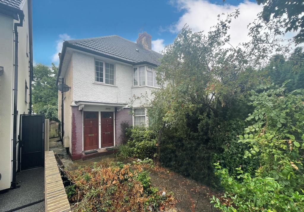 2 bed flat for sale in 114A Whitchurch Lane, Edgware, Middlesex HA8