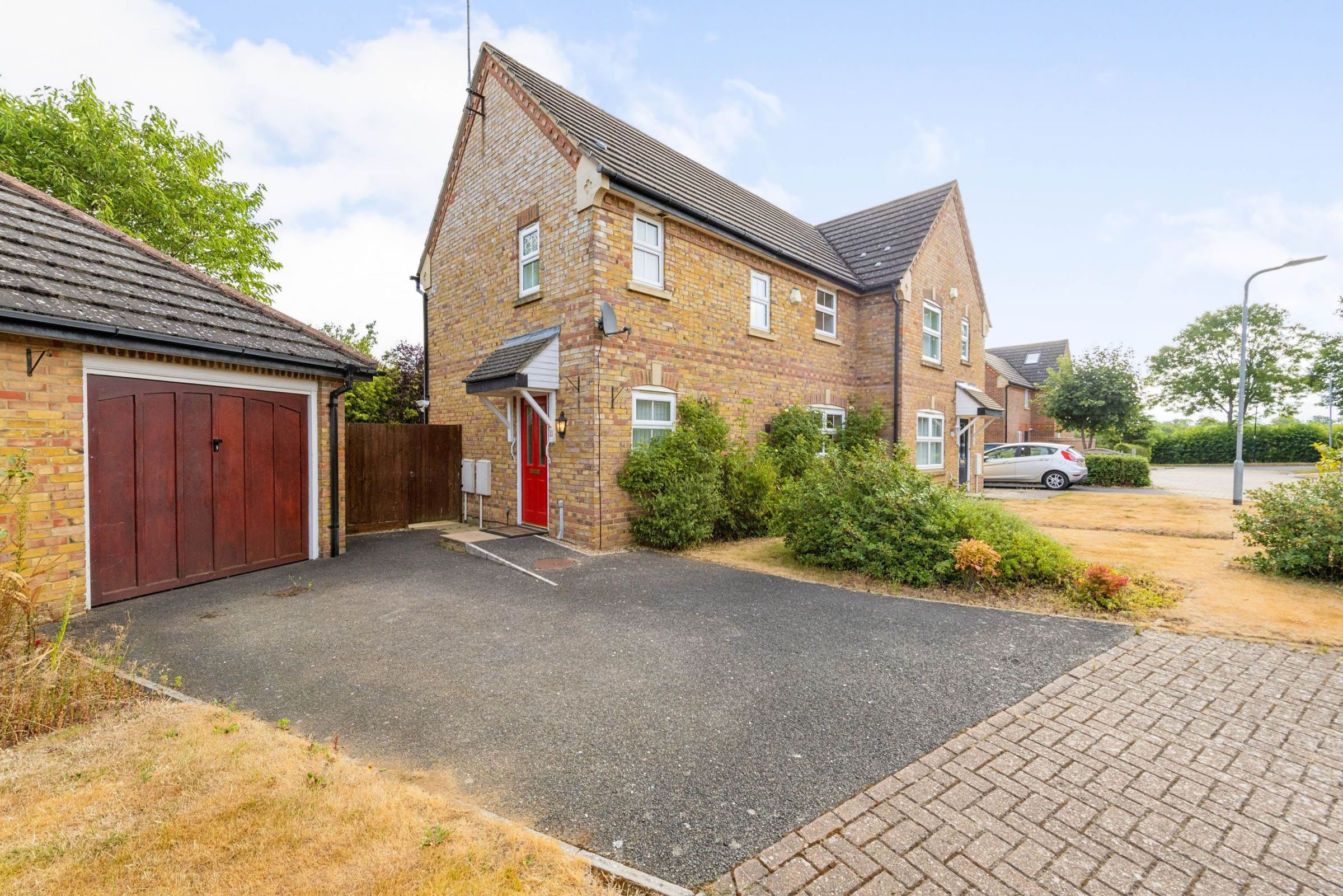 2 bed semidetached house for sale in Bakers Close, Turvey, Bedford