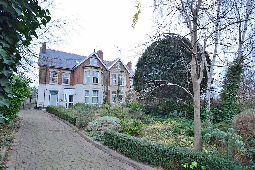 Room to rent in Bush Hill Road, London N21 Zoopla