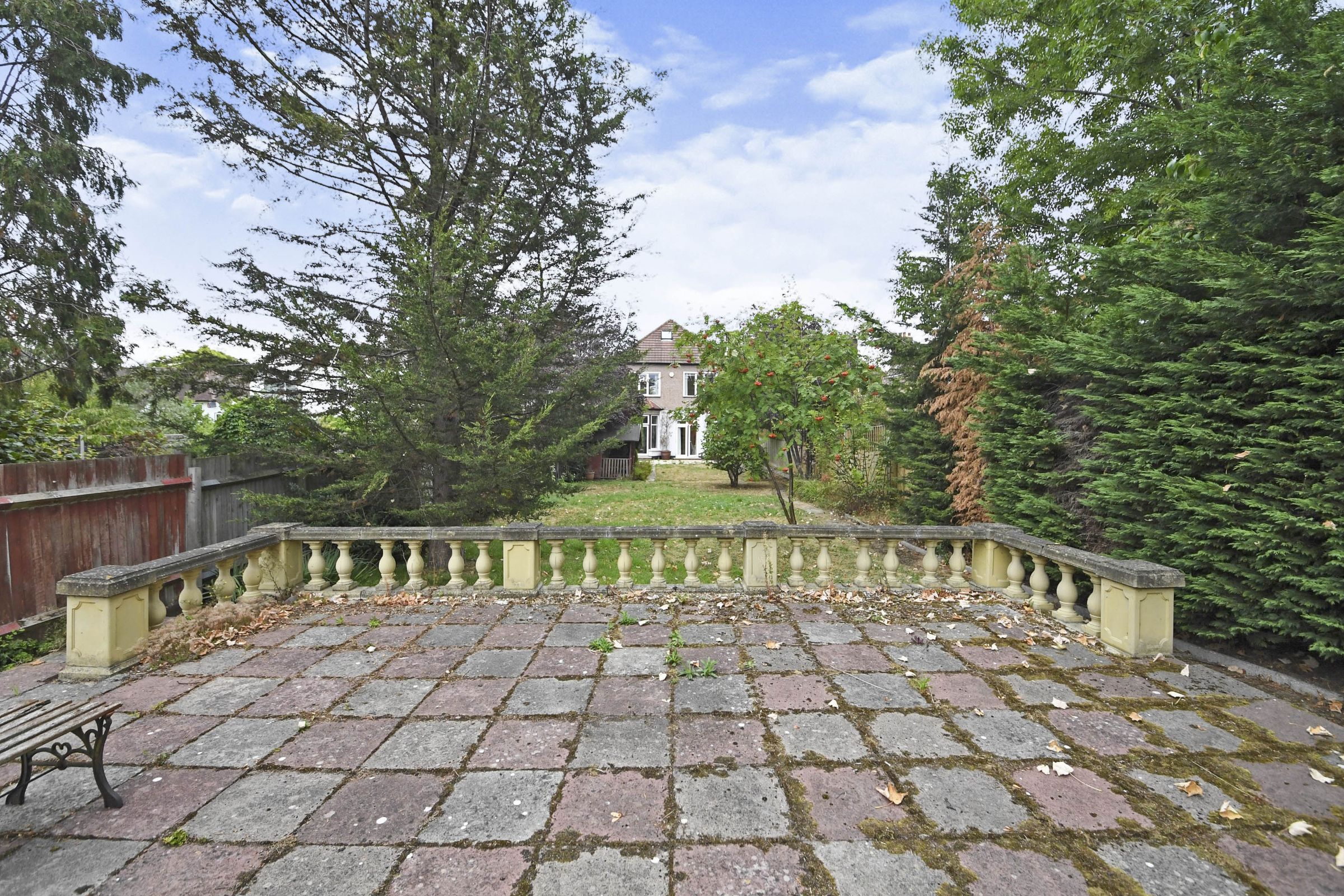 5 bed semidetached house for sale in Northwick Park Road, Harrow HA1