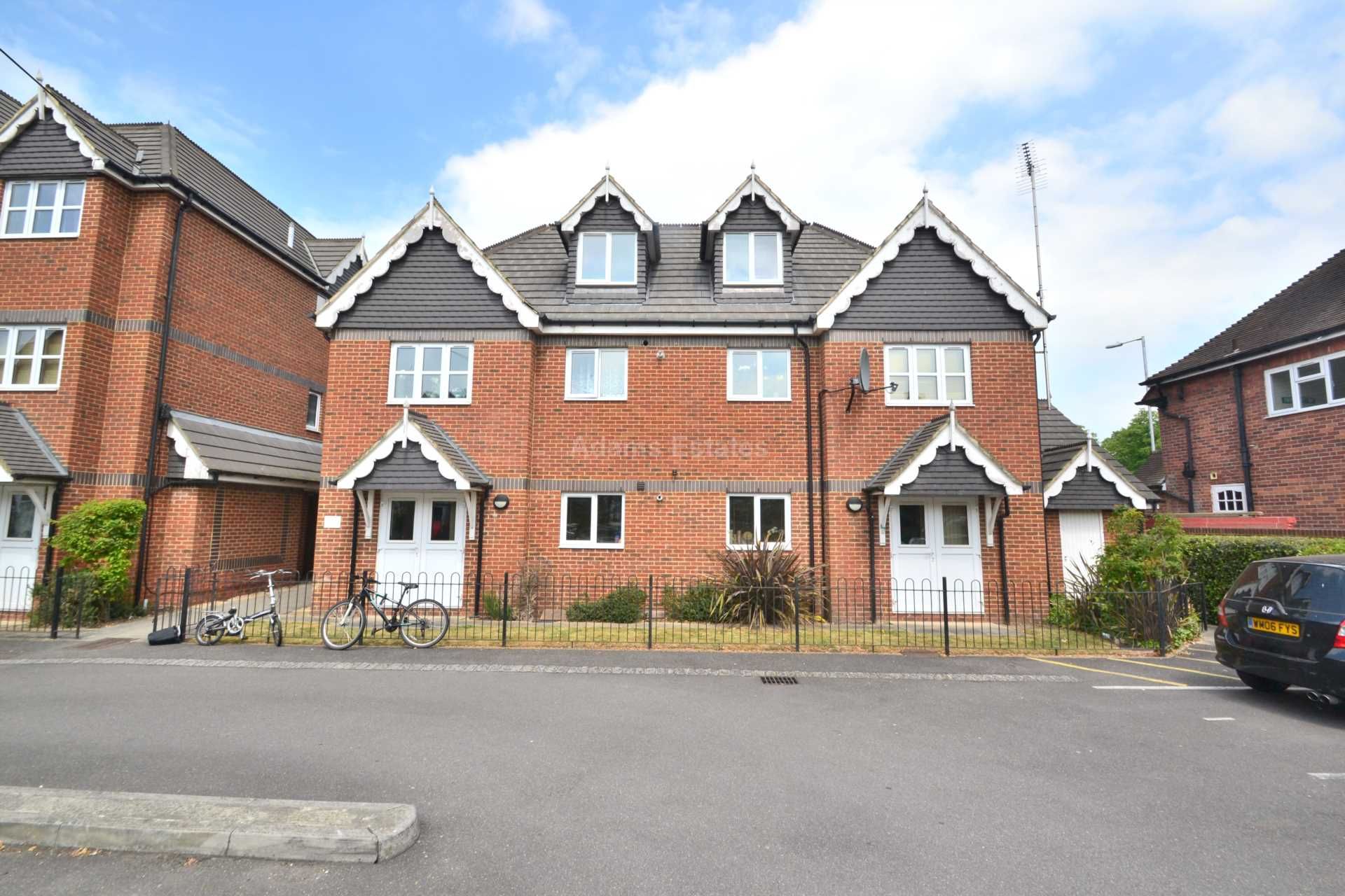 2 bed flat to rent in Wokingham Road, Reading RG6 Zoopla