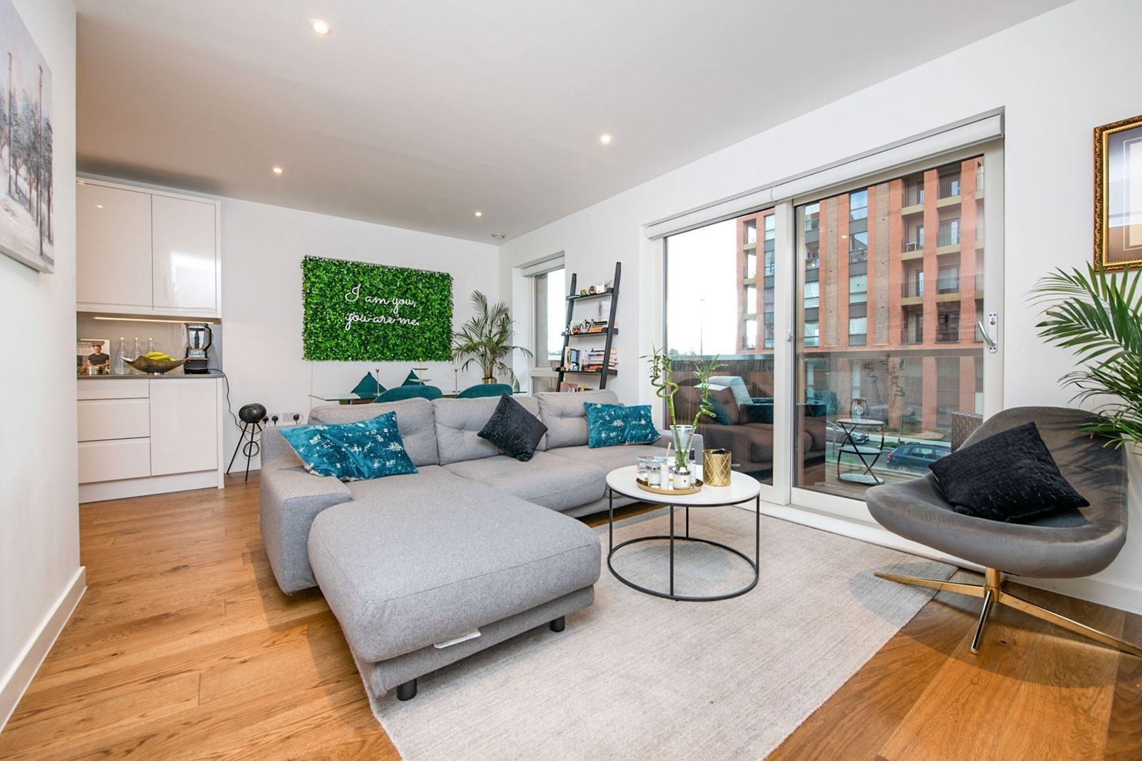 10 Lismore Boulevard, Colindale NW9