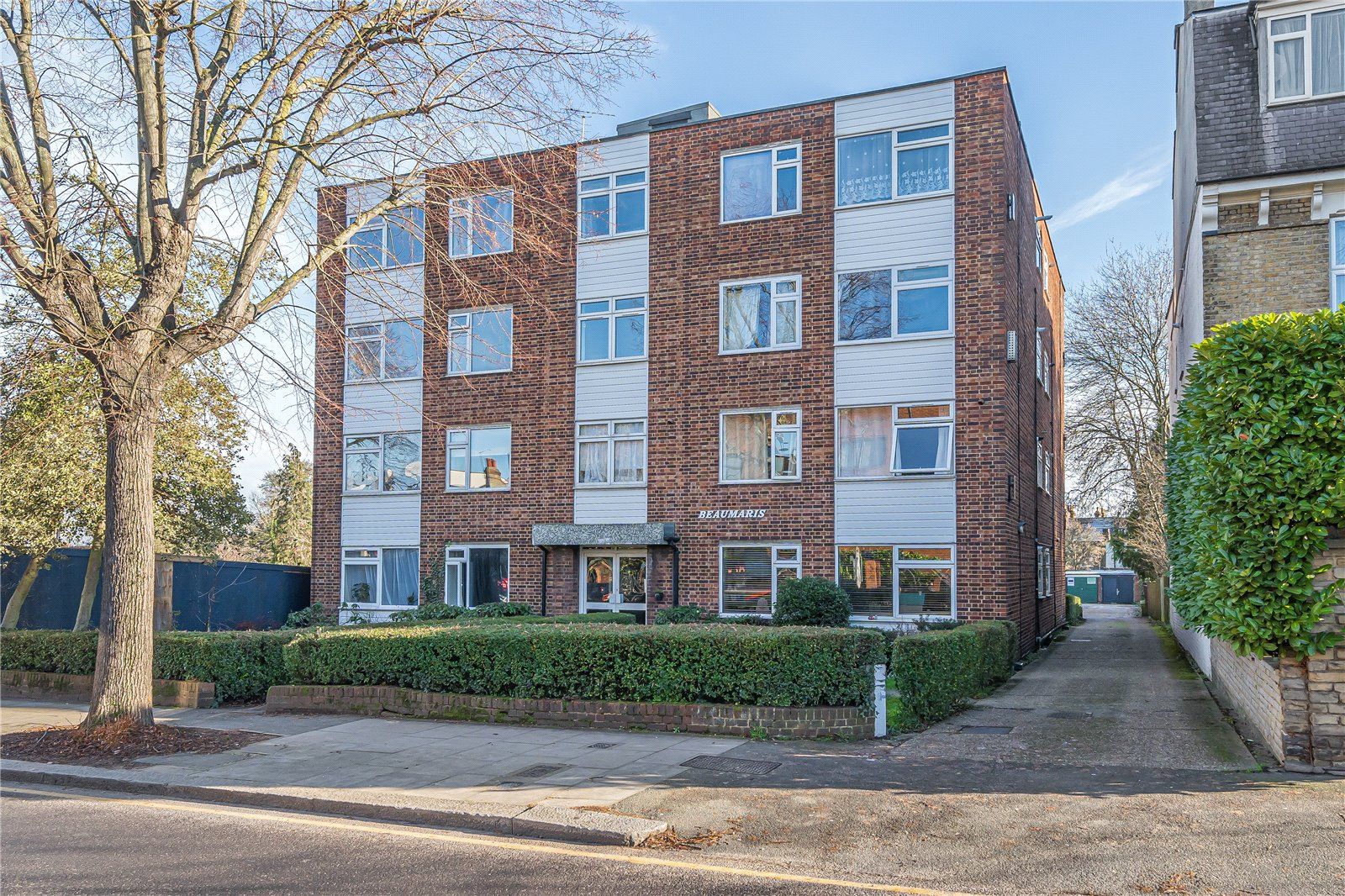 2 bed flat to rent in Beaumaris, Brownlow Road, London N11 Zoopla