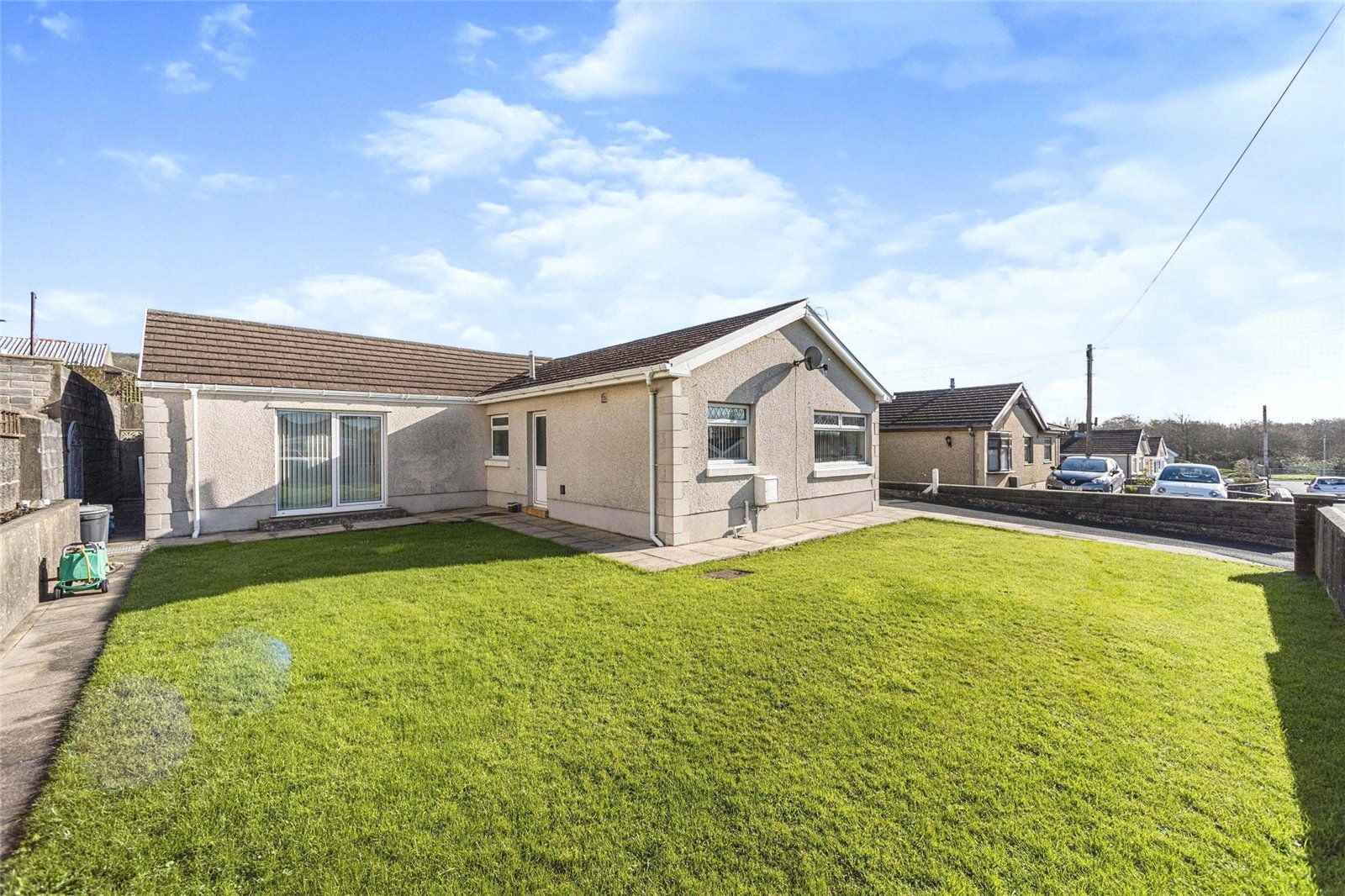 3 bed bungalow for sale in Bryn Avenue, Burry Port, Carmarthenshire