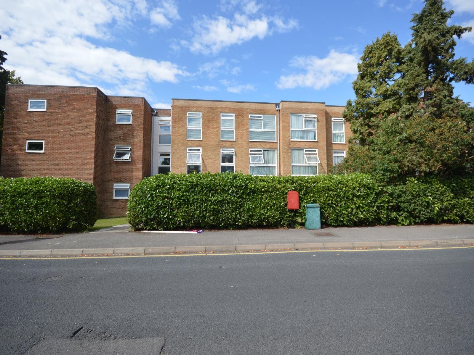 2 bed flat to rent in Holly Court, 66 Worcester Road, Sutton SM2 Zoopla