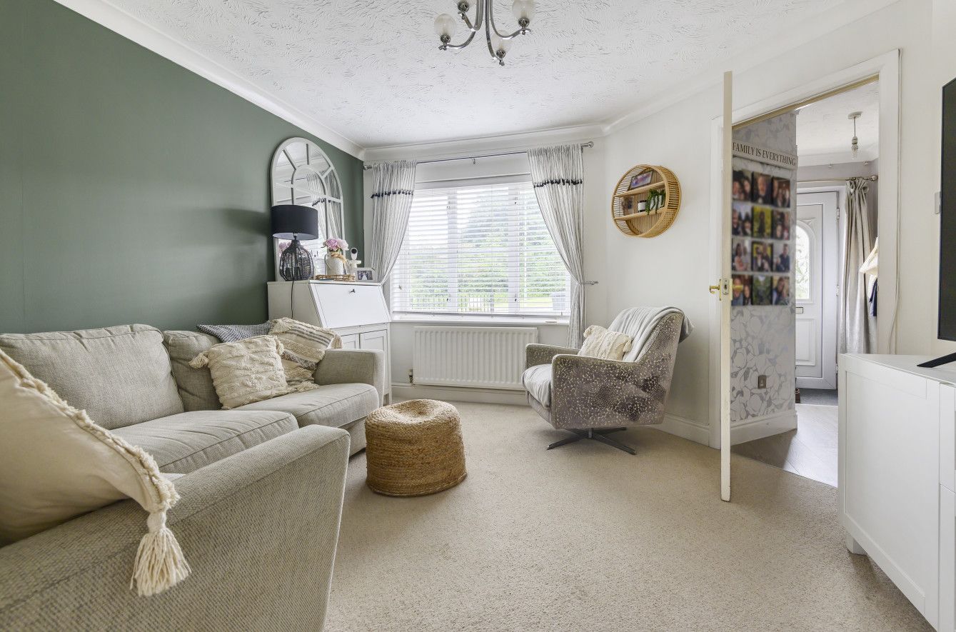 3 bed detached house for sale in Waterdown Close, Taw Hill, Swindon