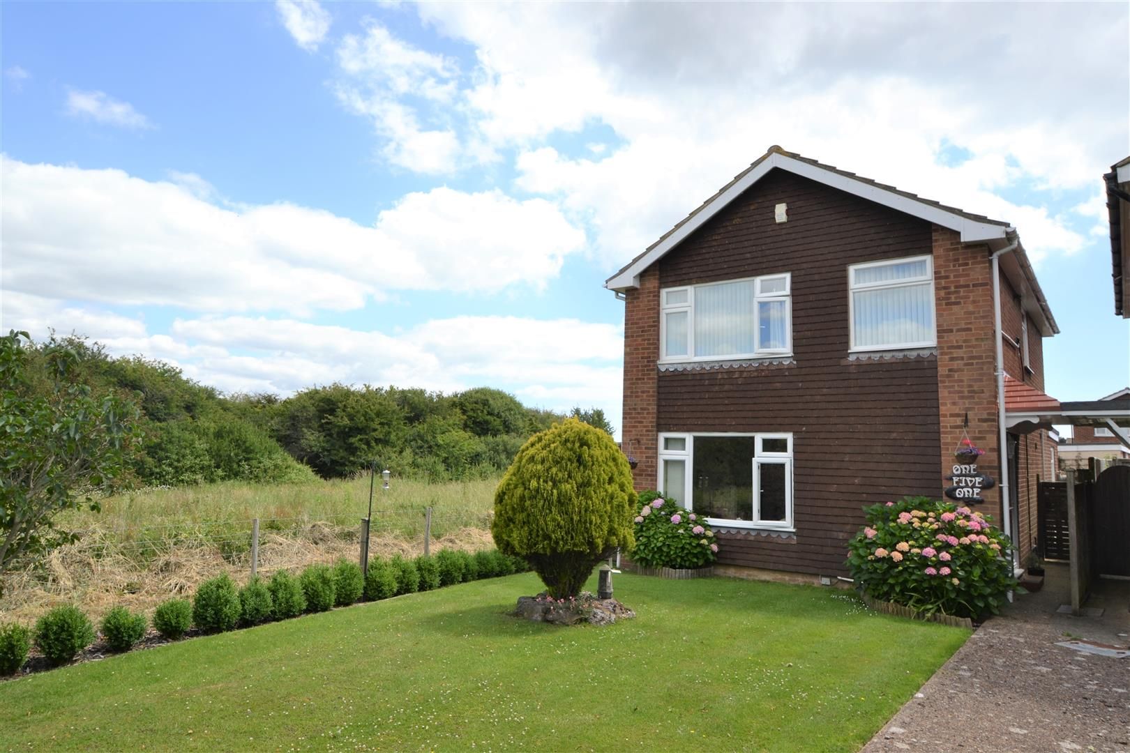 3 bed detached house for sale in Seven Sisters Road, Willingdon