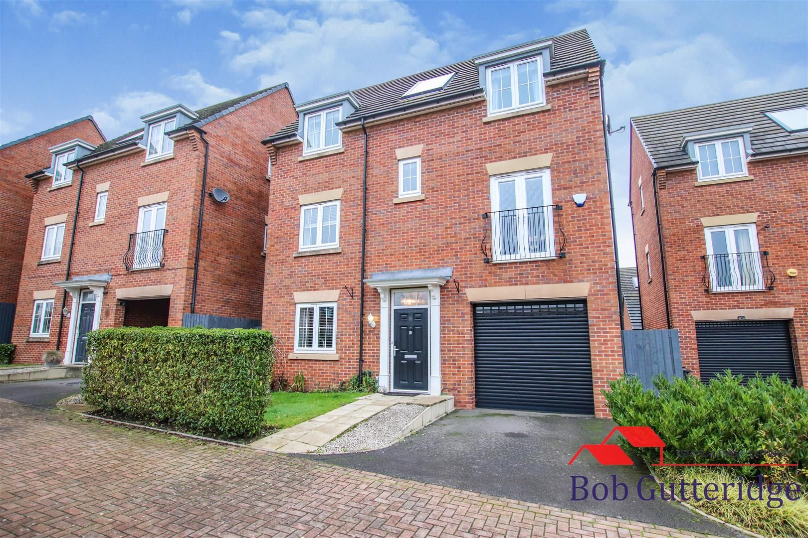 4 bed detached house for sale in Sutton Avenue, Silverdale, Newcastle