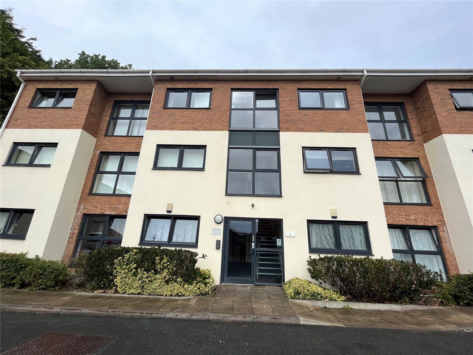 2 bed flat for sale in Lowbridge Court, Garston, Liverpool L19 Zoopla
