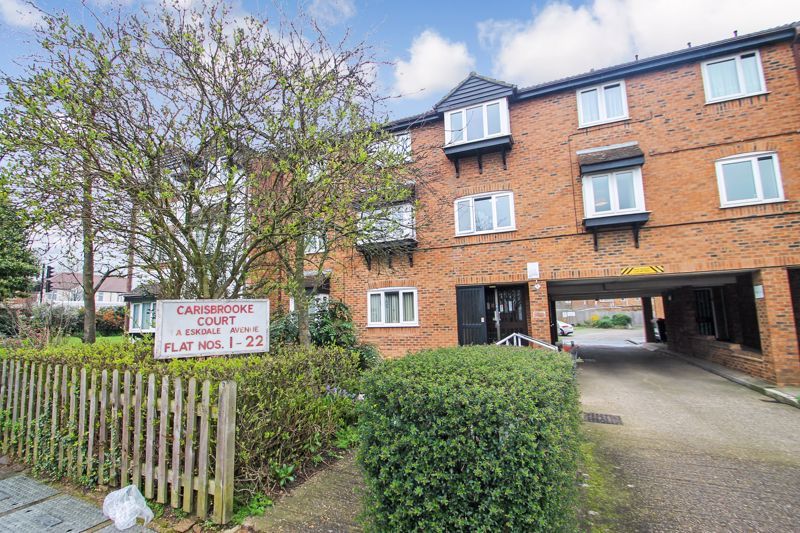 2 bed property for sale in Carisbrooke Court, Eskdale Avenue, Northolt