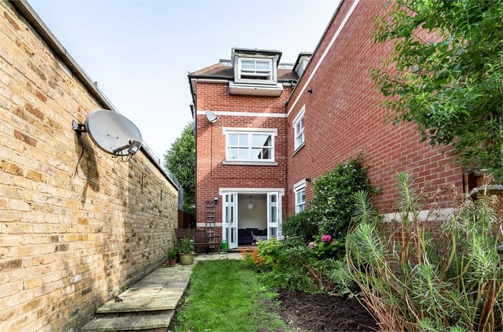 Jubilee Court, 4 Creswick Road, London W3  