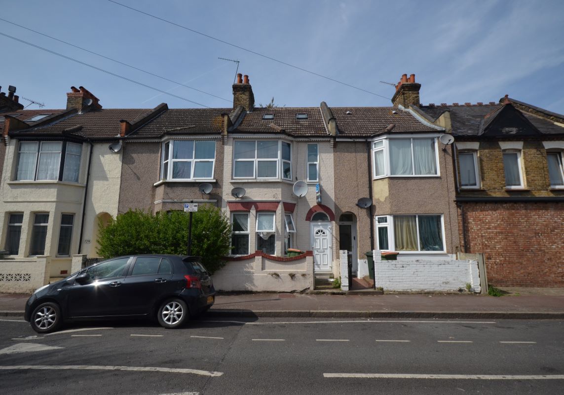 Studio for sale in 183 Charlemont Road, East Ham, London E6 Zoopla