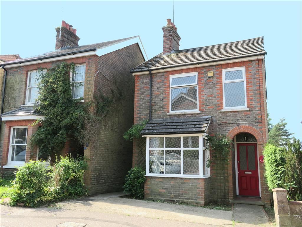 3 bed detached house to rent in Morton Road, East Grinstead RH19 Zoopla