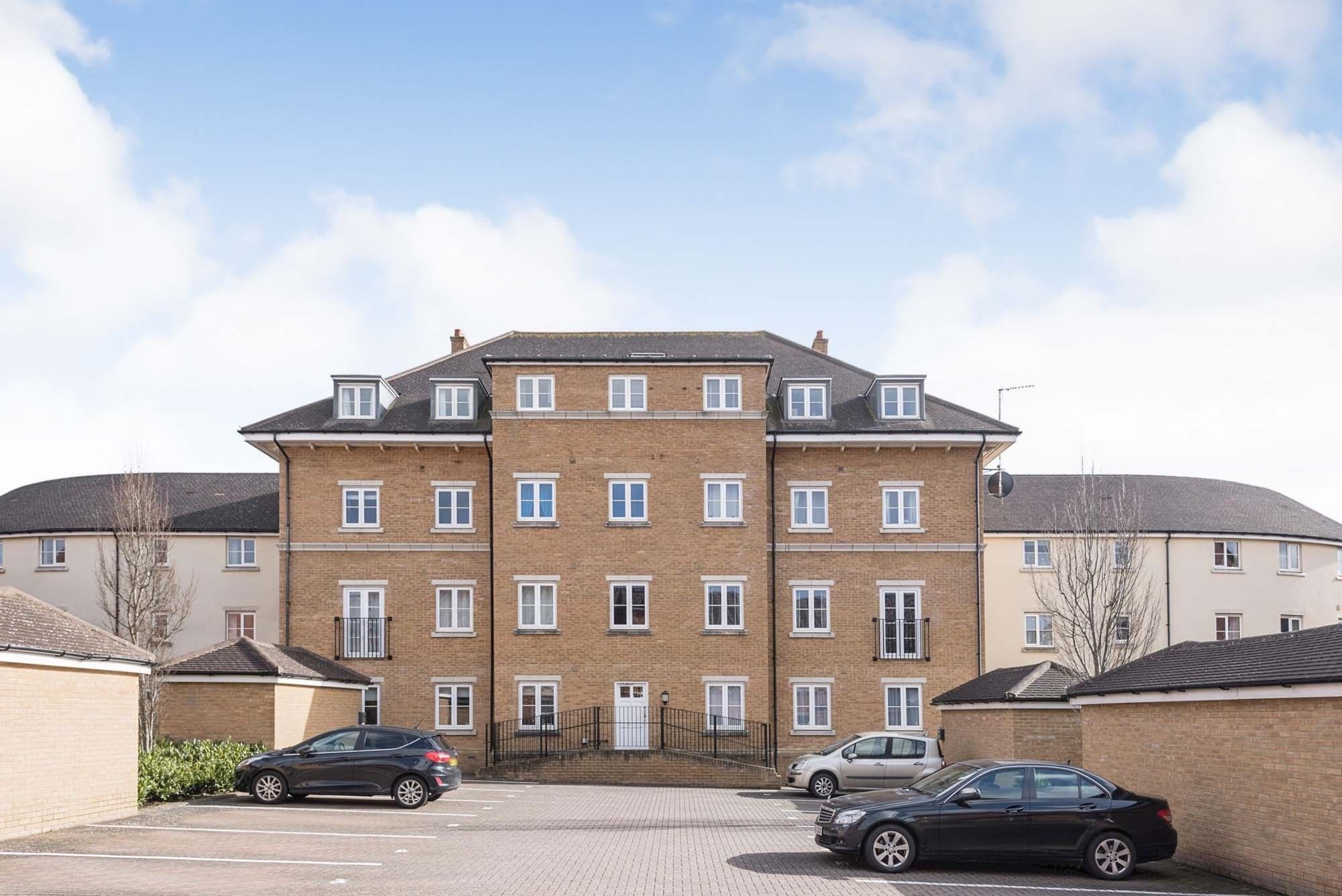 2 bed flat for sale in Arnell Crescent, Swindon SN25 Zoopla