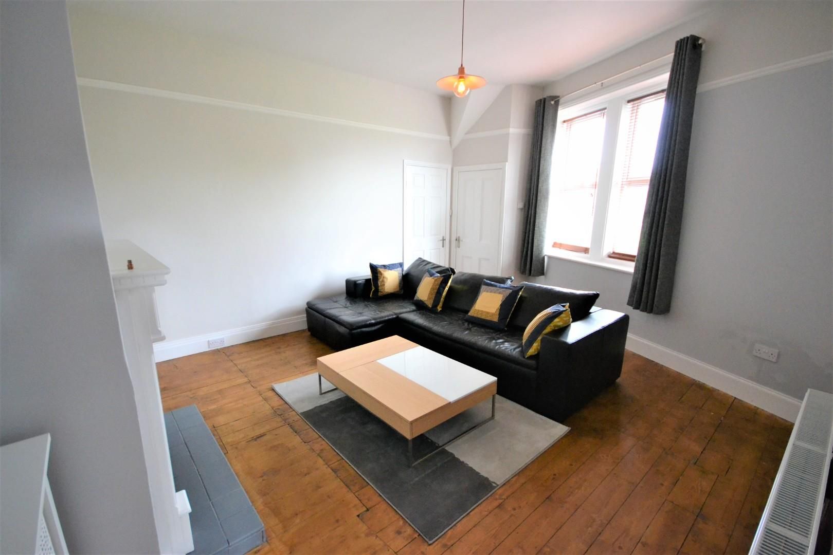 2 bed flat to rent in Beaumont Terrace, Gosforth, Newcastle Upon Tyne