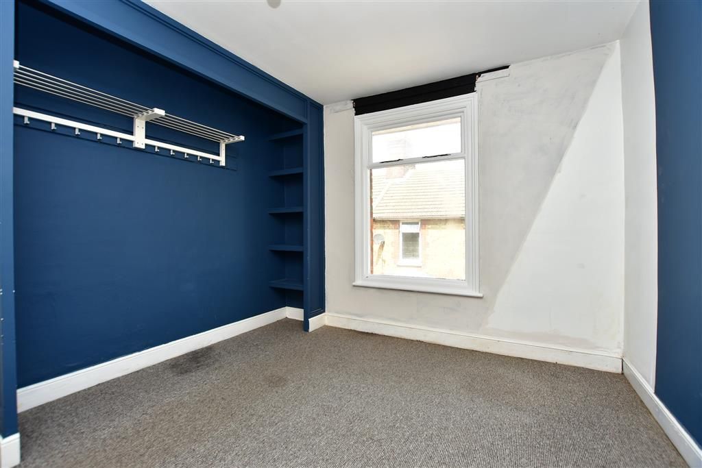 3 bed semidetached house for sale in Fielding Street, Faversham, Kent