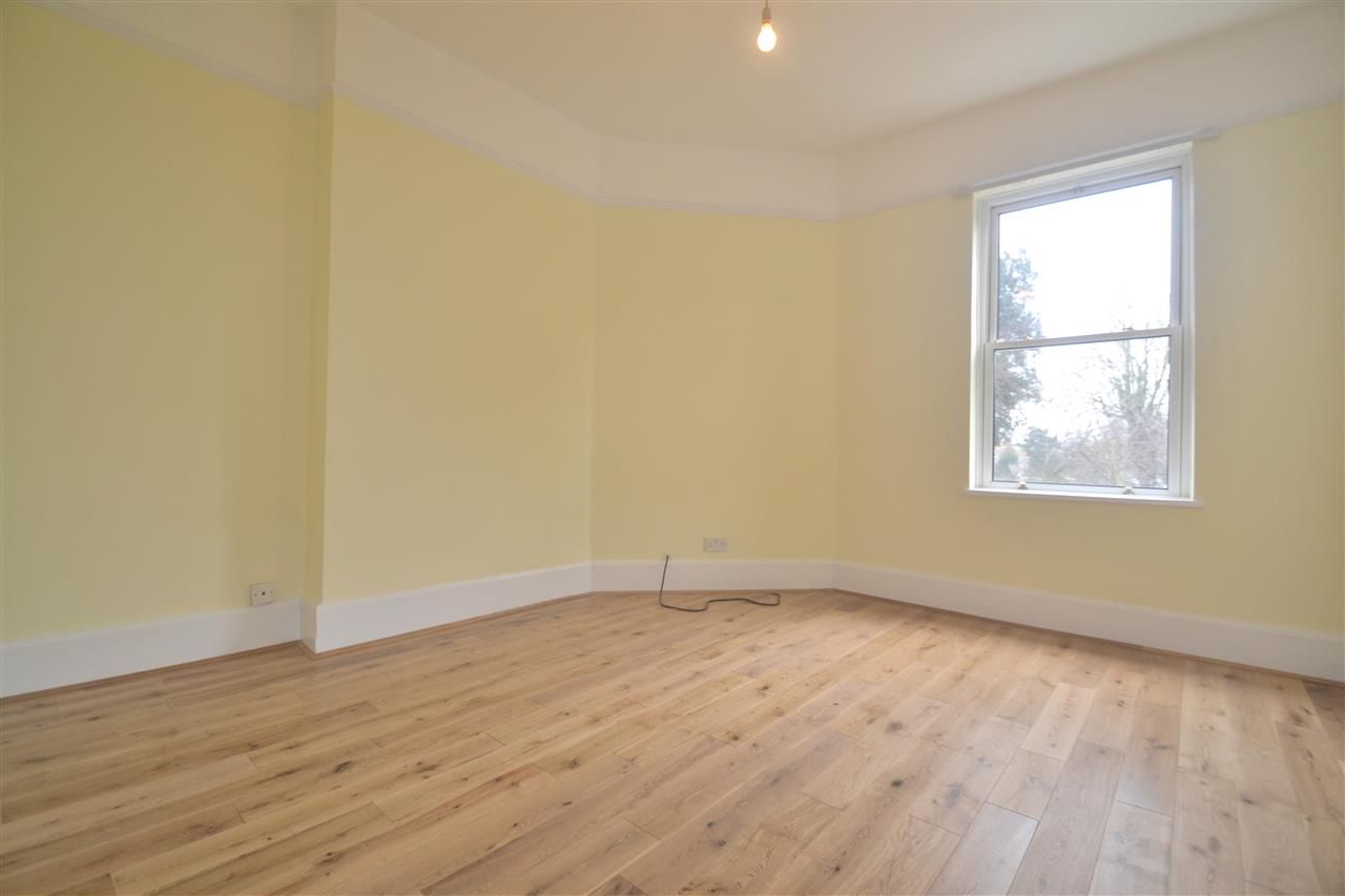 2 bed flat to rent in Dundonald Road, London SW19 Zoopla
