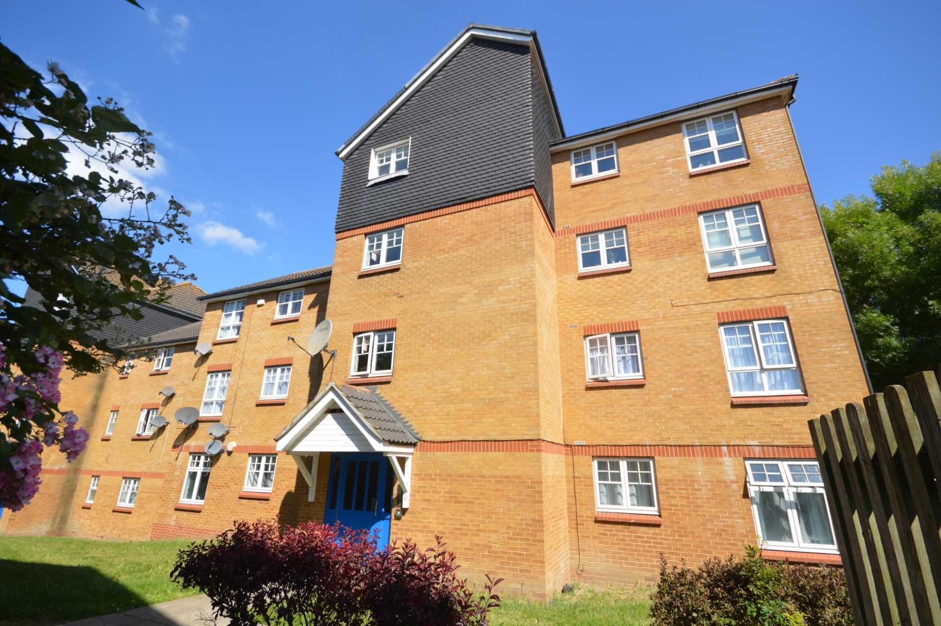 2 bed flat for sale in Greenhaven Drive, Thamesmead SE28 Zoopla