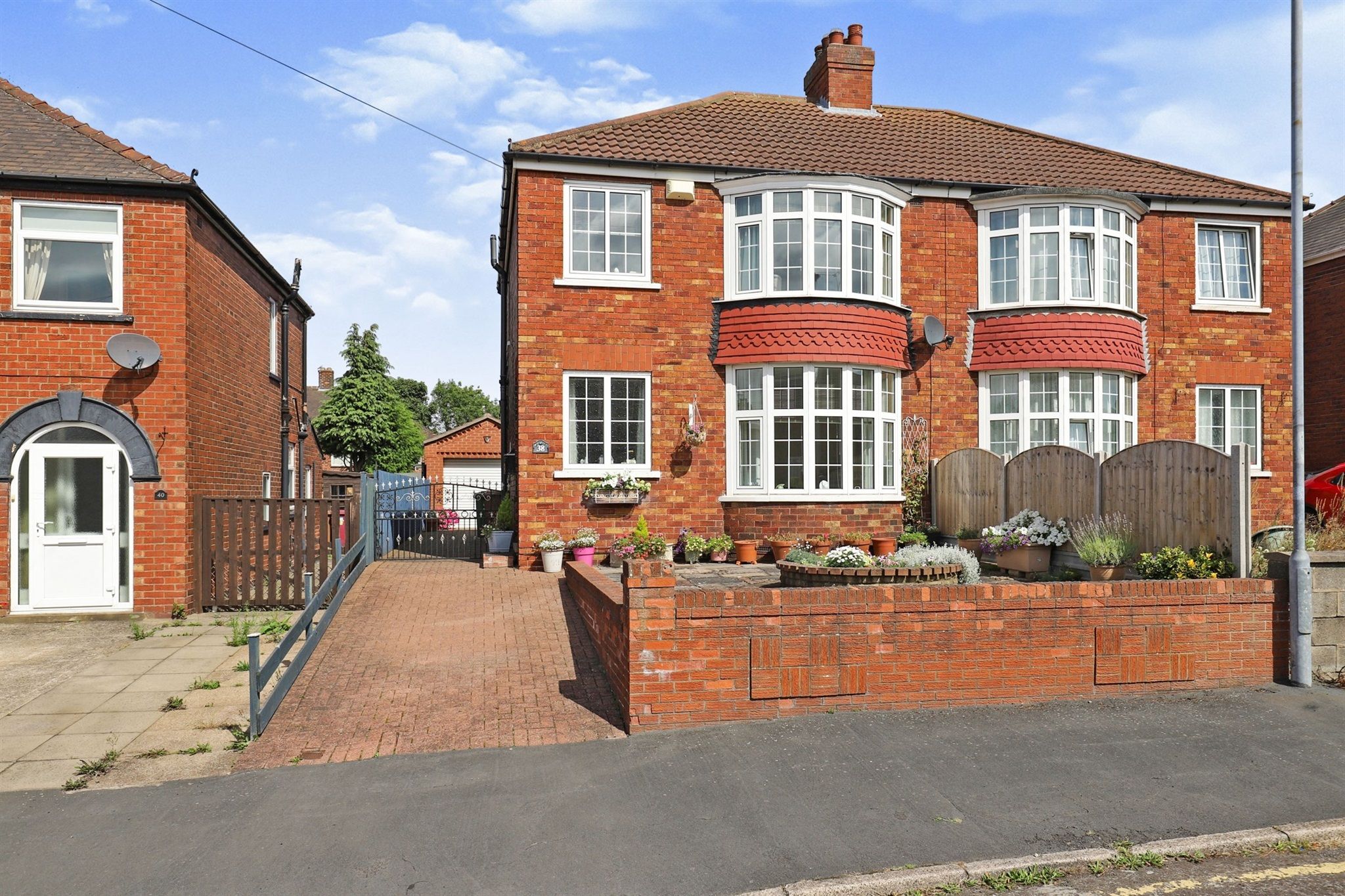 3 bed semidetached house for sale in Newland Drive, Scunthorpe DN15