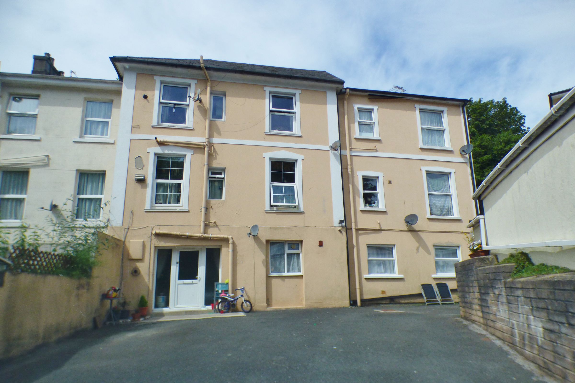 Flat 6, 2 Magdalene Road, Torquay, Devon TQ1